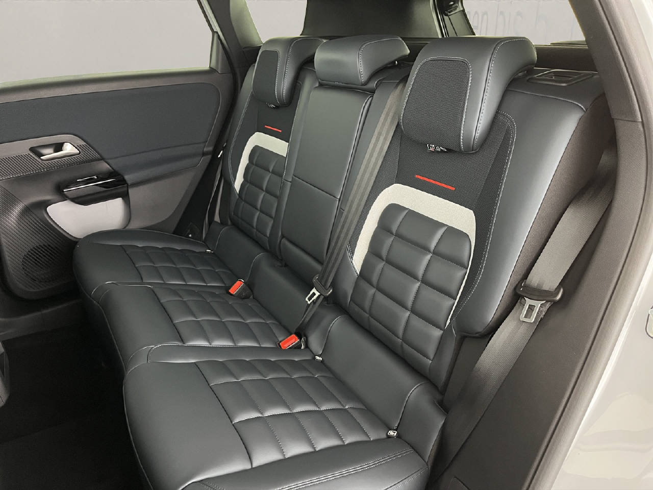 CITROEN C5 Aircross 1.2 Hybrid Max-image-16