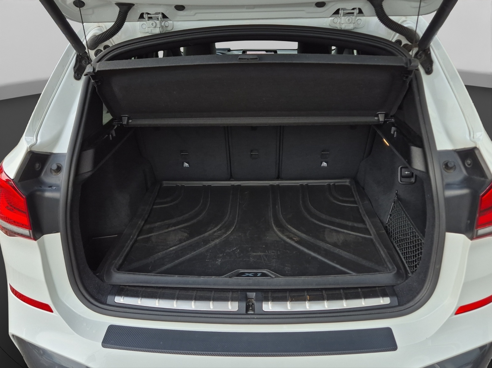 BMW X1 20d xDrive SAG-image-8