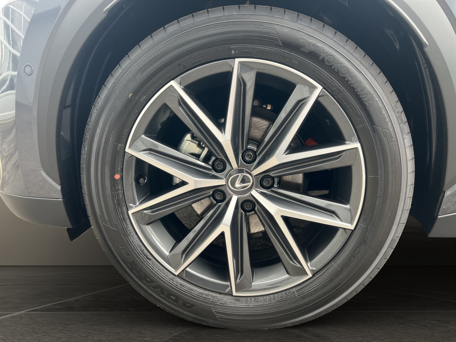 LEXUS LBX 1.5 Hybrid Emotion AWD-image-17