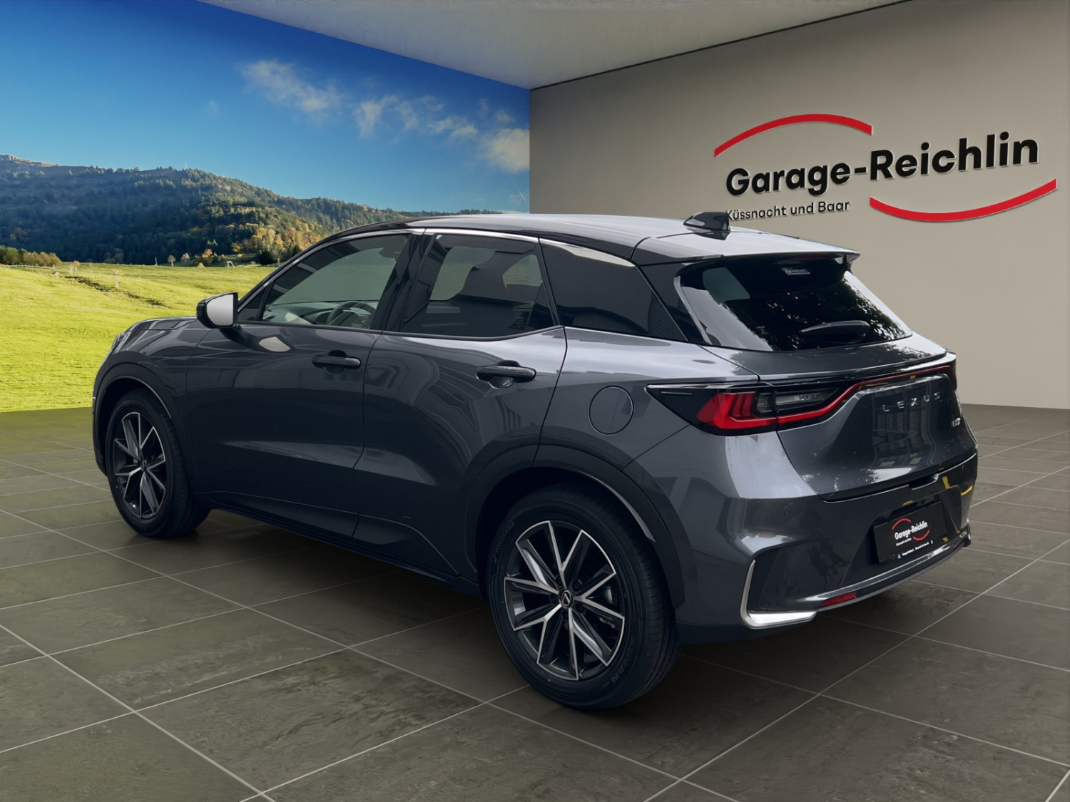 LEXUS LBX 1.5 Hybrid Emotion AWD-image-2