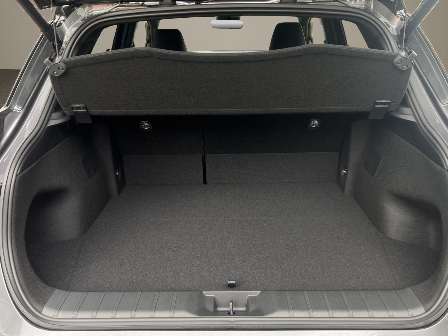 LEXUS LBX 1.5 Hybrid Emotion AWD-image-16