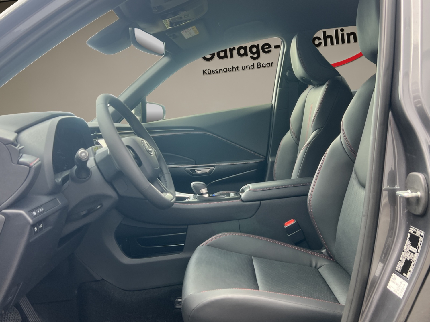 LEXUS LBX 1.5 Hybrid Emotion AWD-image-8