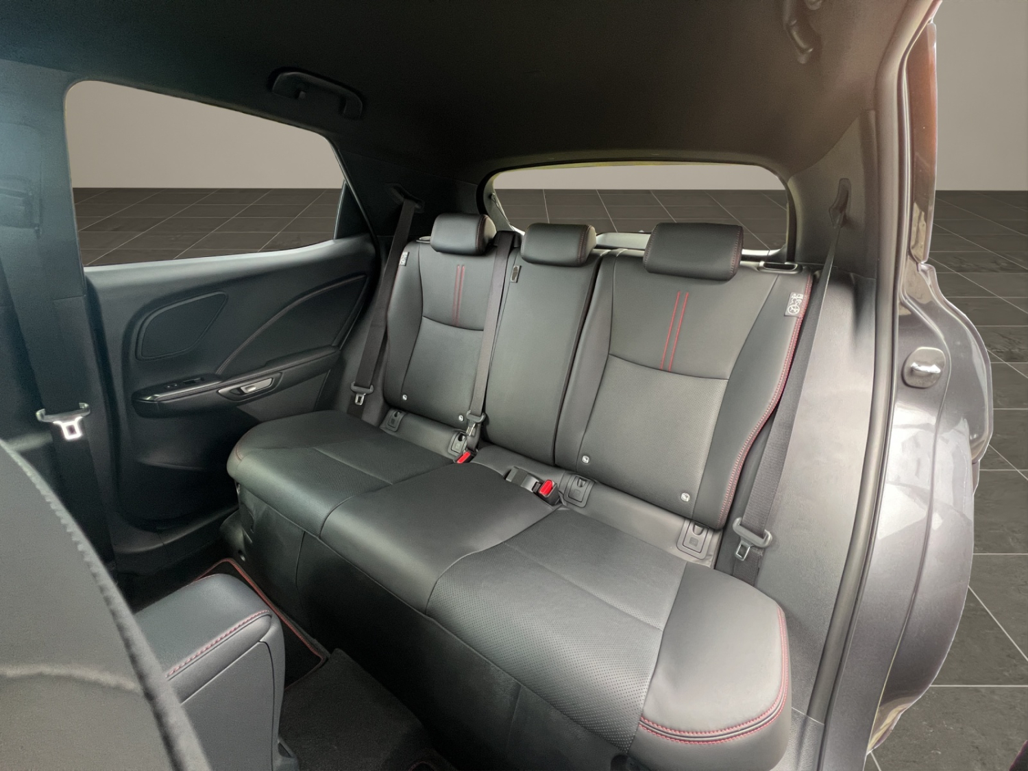 LEXUS LBX 1.5 Hybrid Emotion AWD-image-9