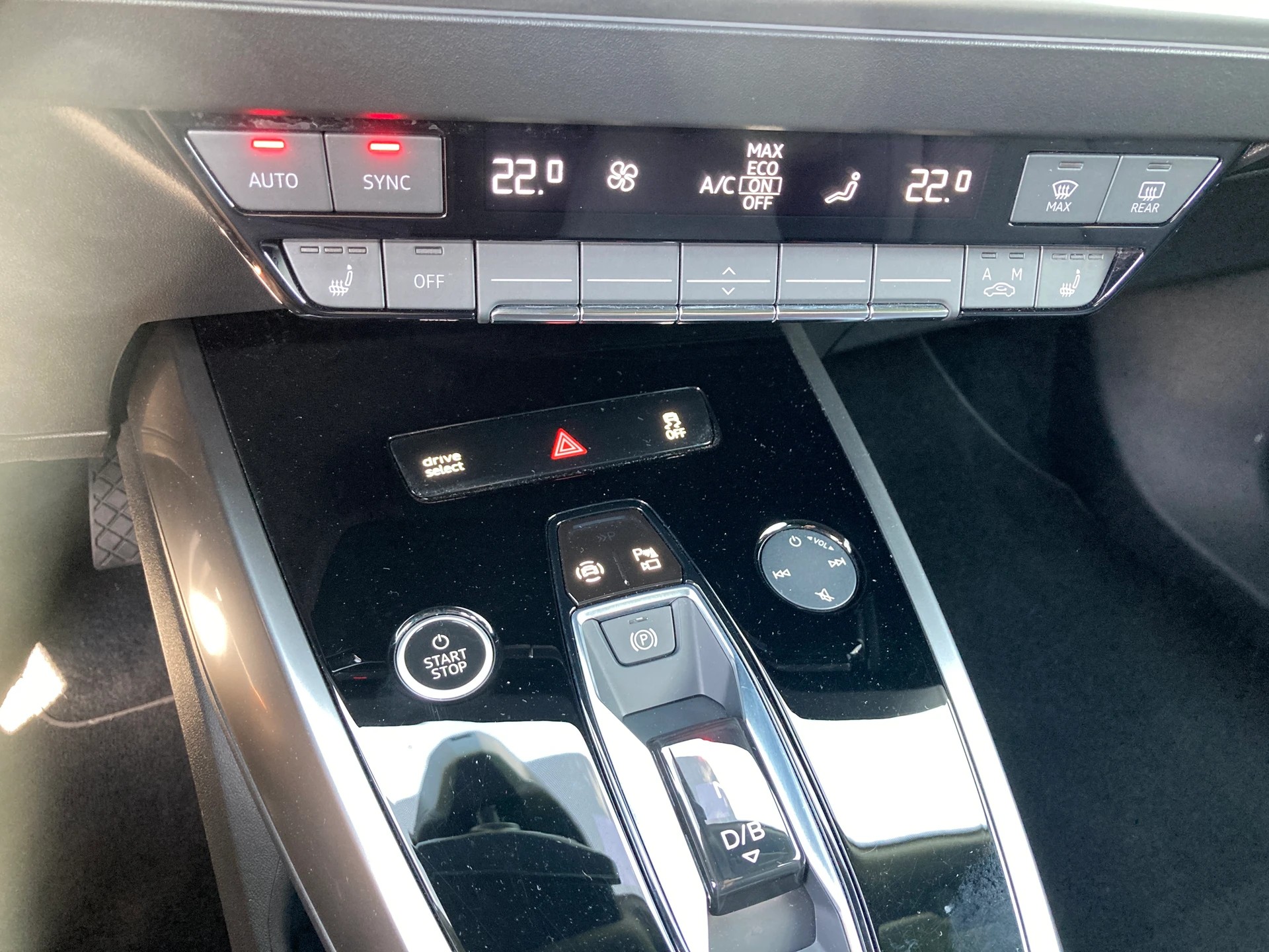 AUDI Q4 Sportback e-tron 35-image-12
