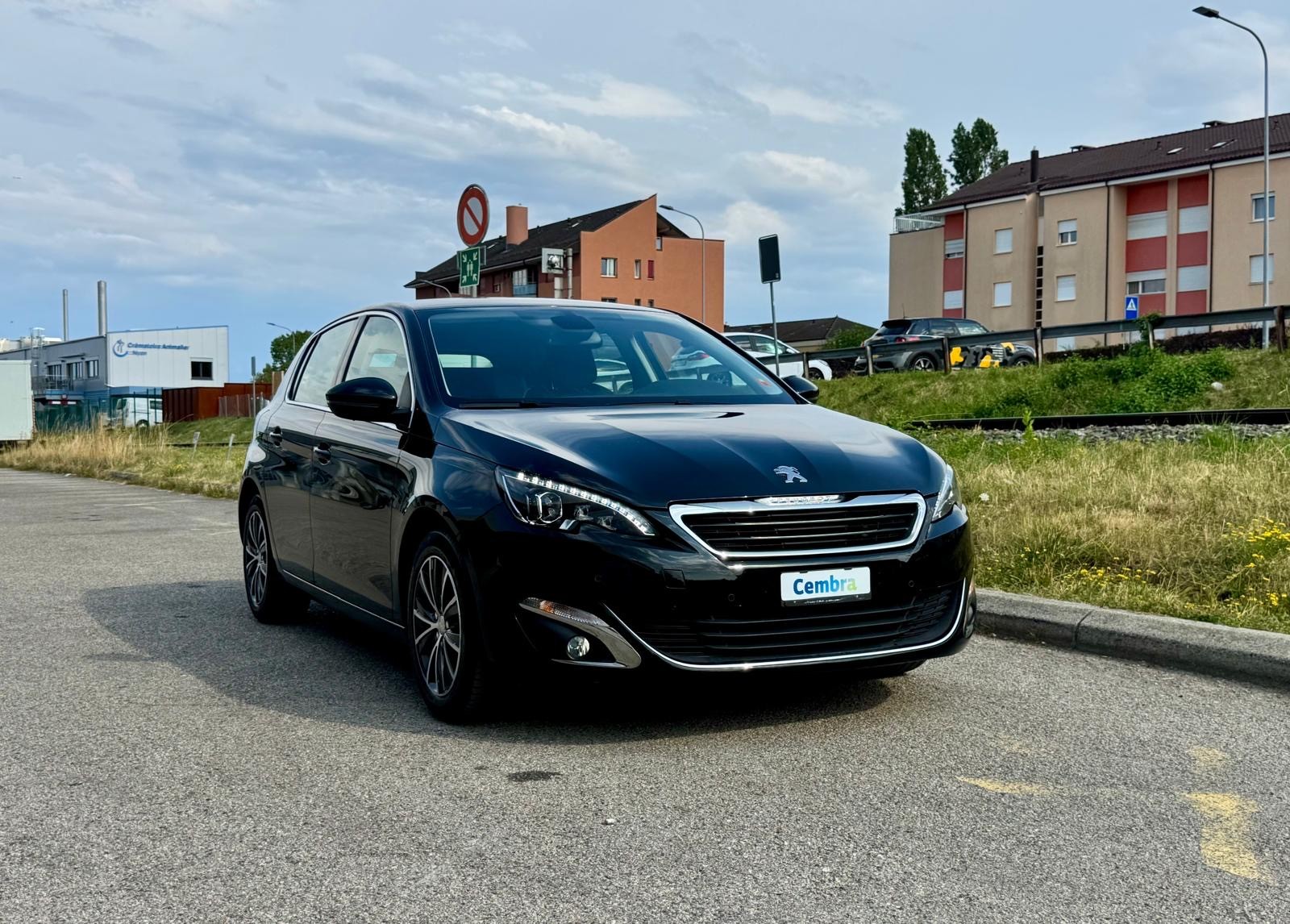 PEUGEOT 308 1.2 THP Allure-image-2