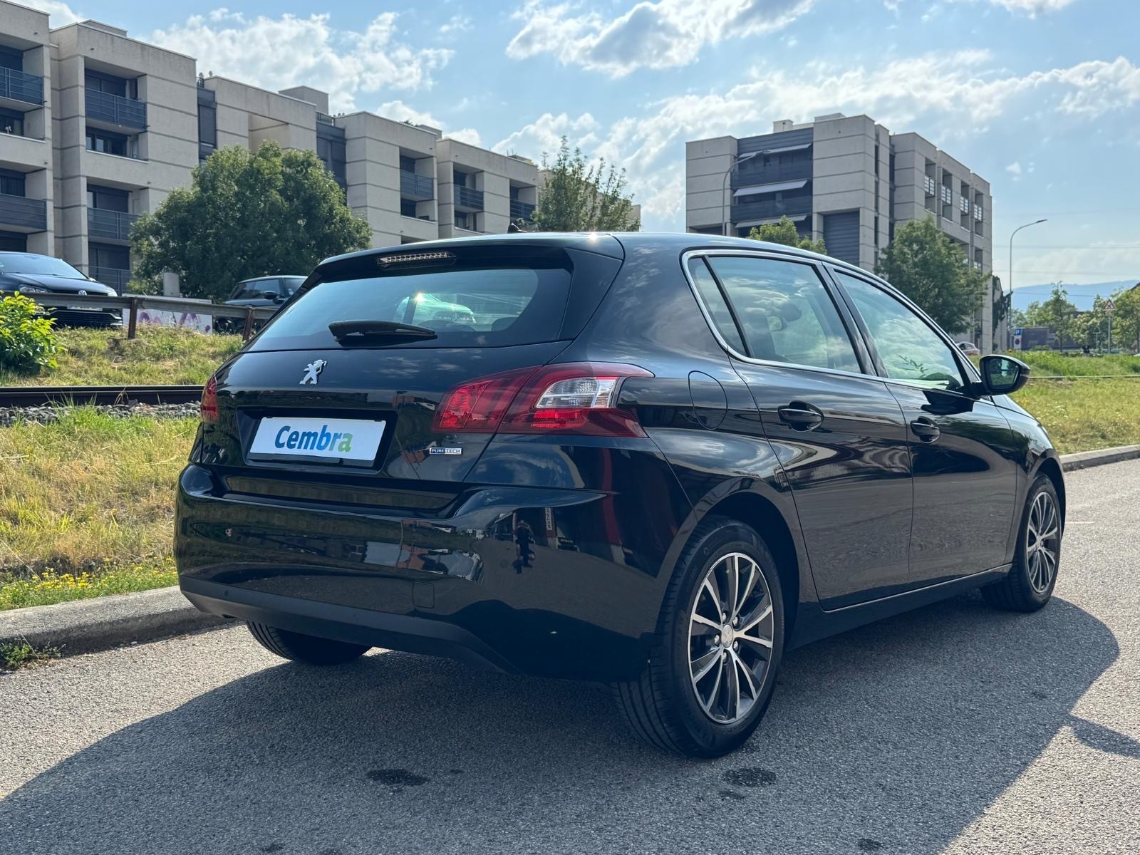 PEUGEOT 308 1.2 THP Allure-image-5