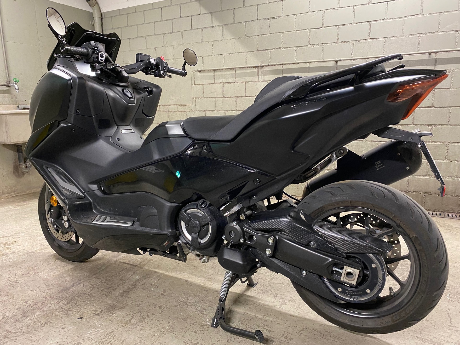 YAMAHA T-MAX (2025 Black Edition)-image-10