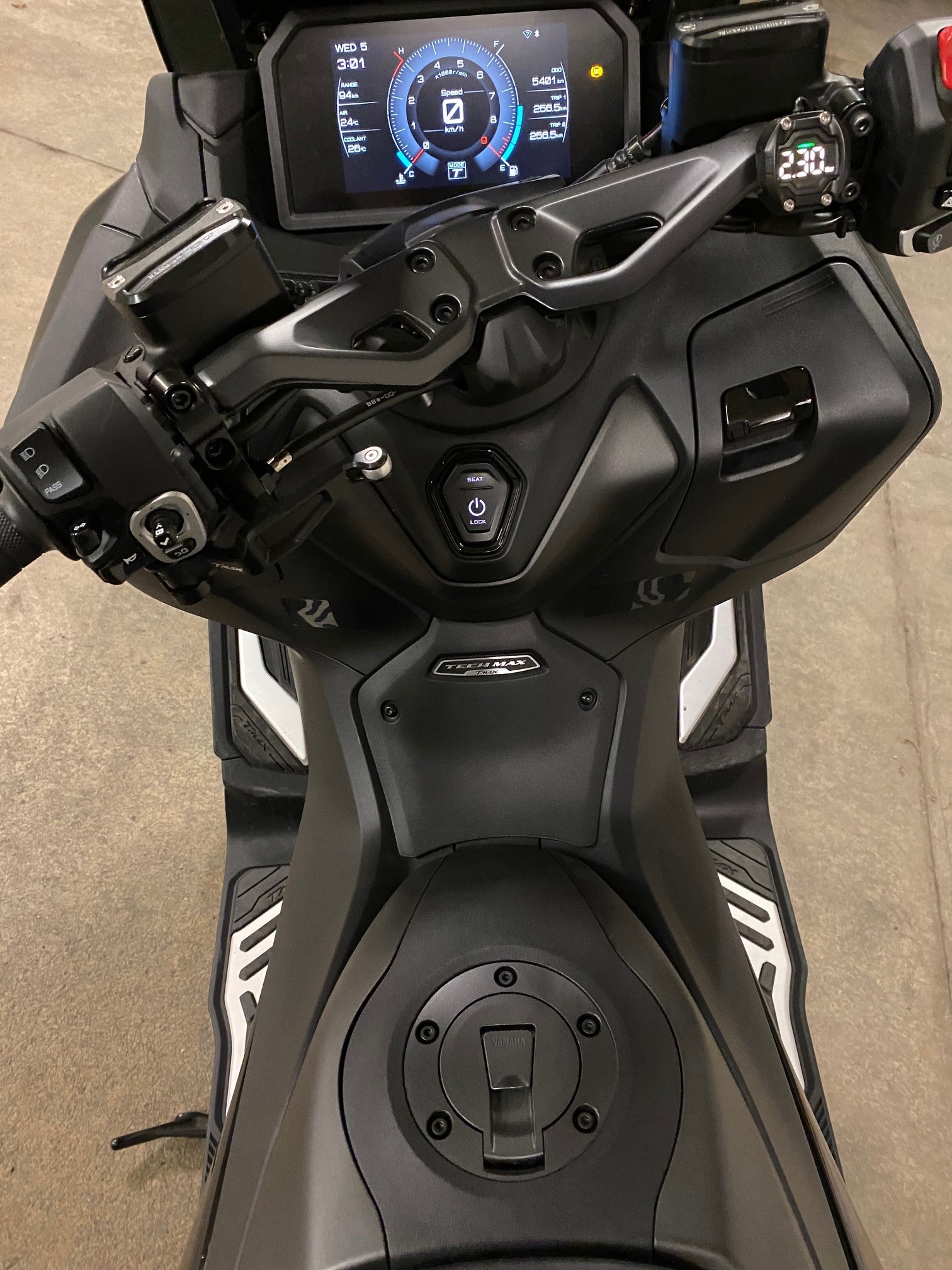 YAMAHA T-MAX (2025 Black Edition)-image-7