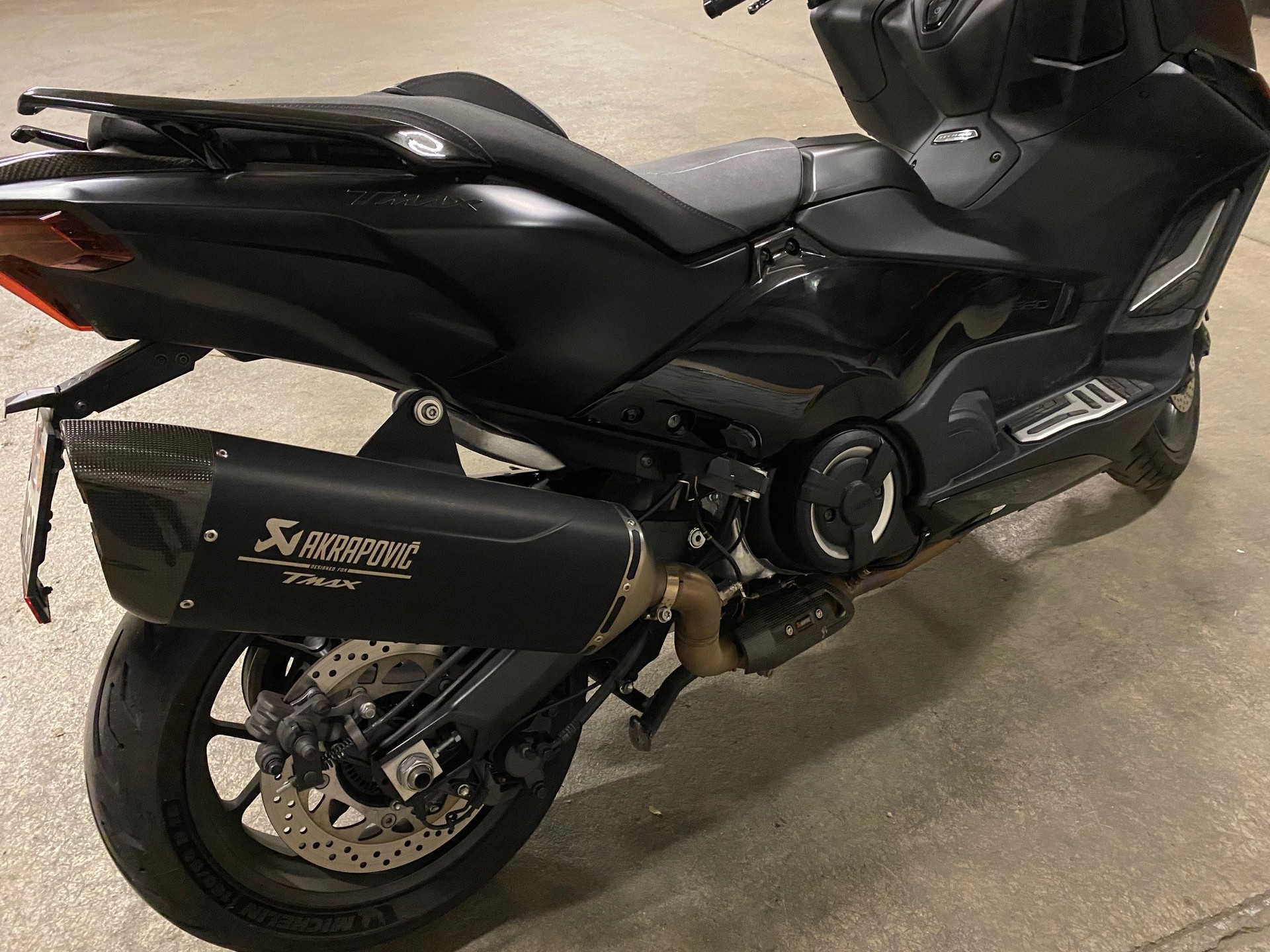 YAMAHA T-MAX (2025 Black Edition)-image-3