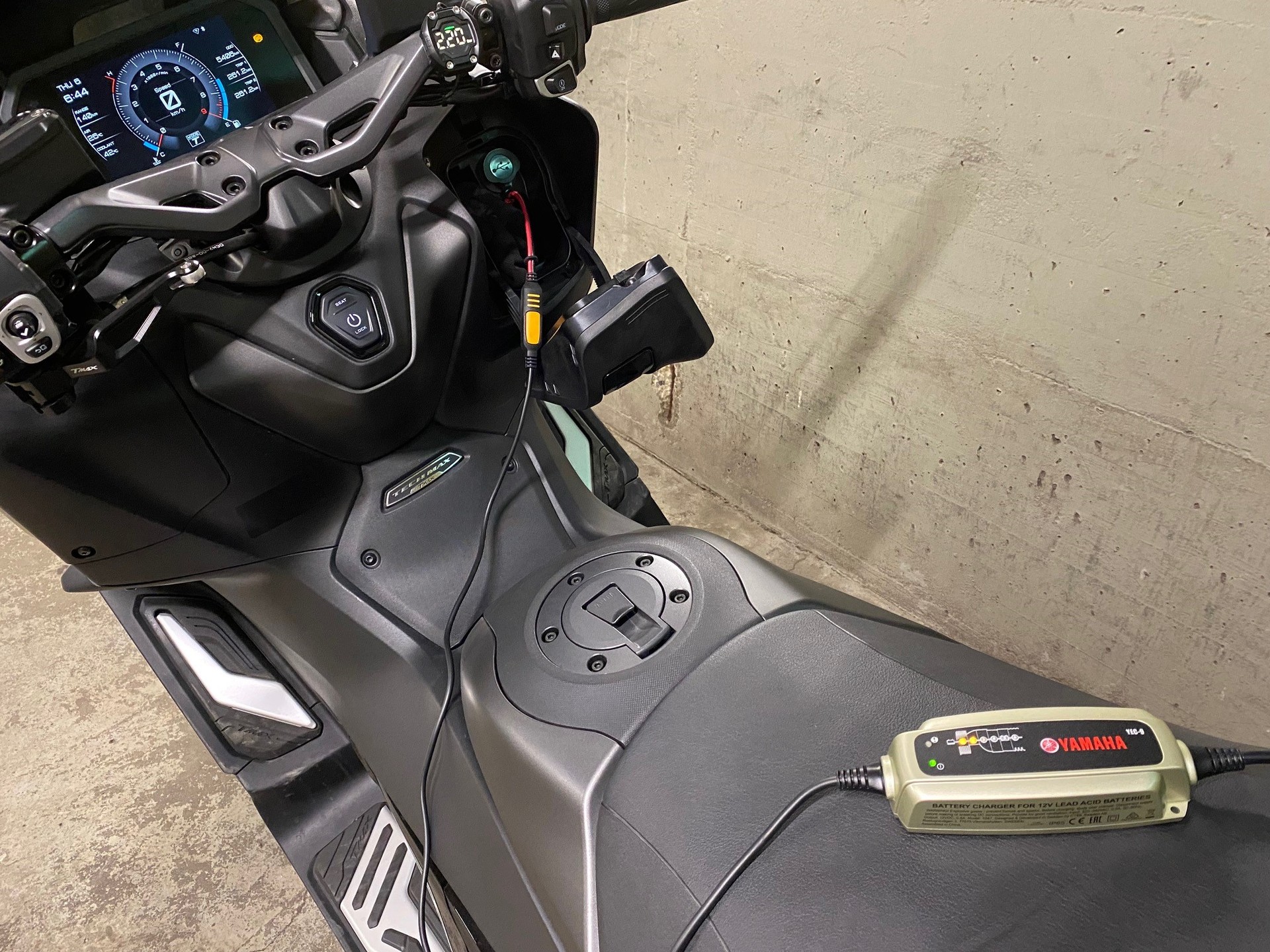 YAMAHA T-MAX (2025 Black Edition)-image-12