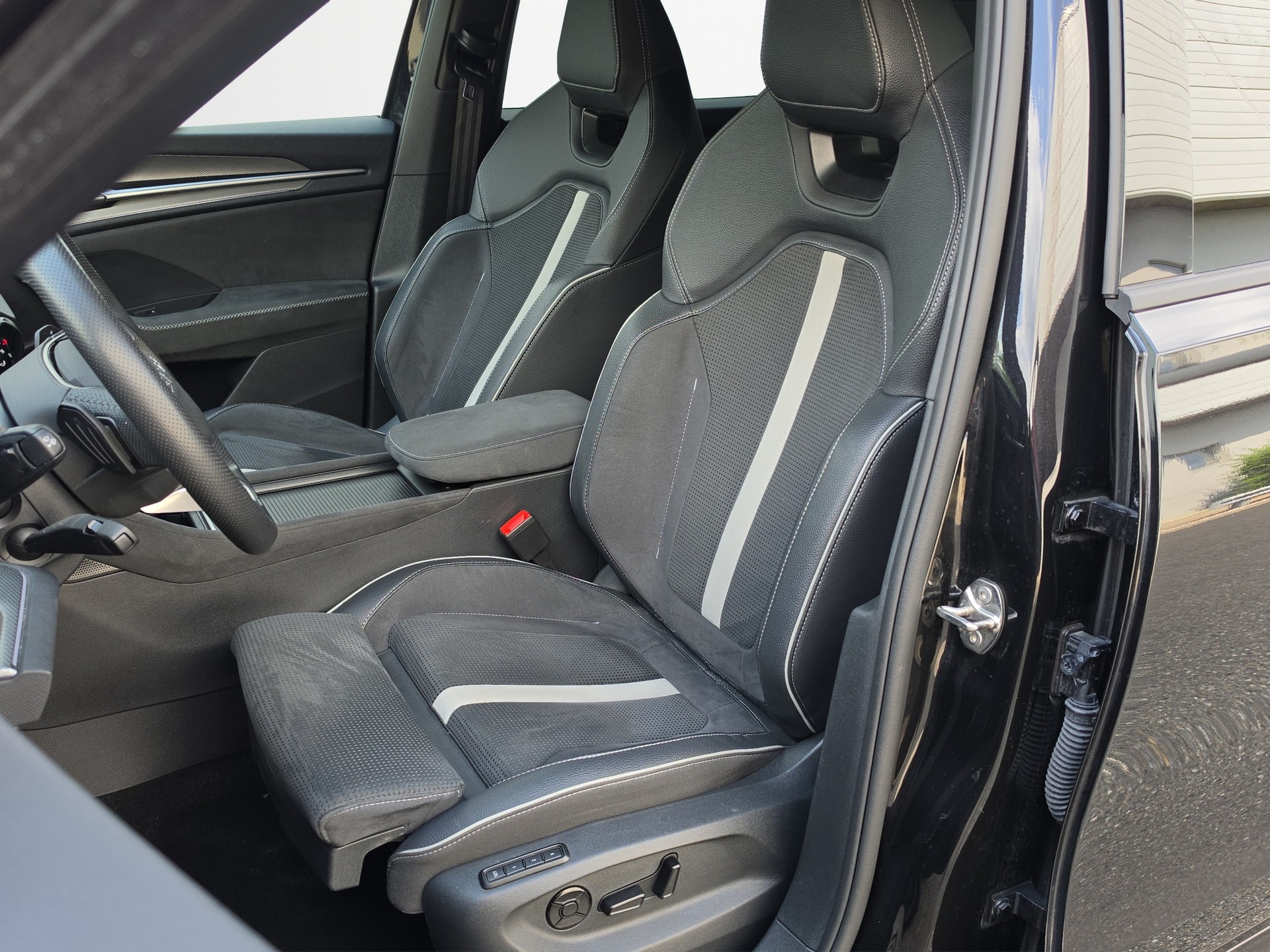 SKODA Kodiaq 2.0 TDI SportLine-image-12