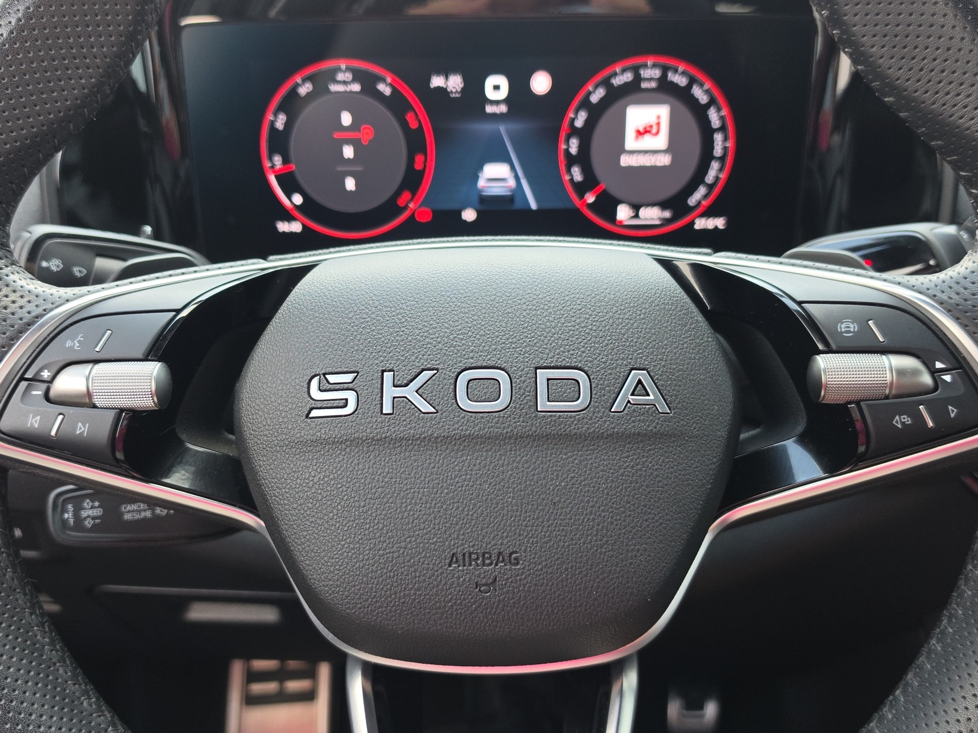 SKODA Kodiaq 2.0 TDI SportLine-image-18