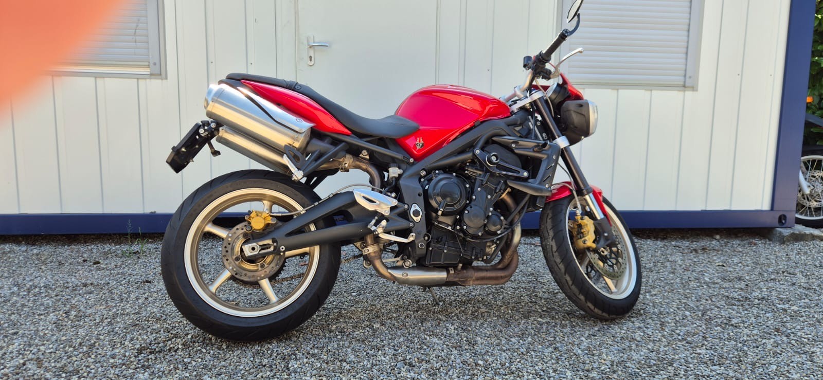 TRIUMPH Street Triple R 675-image-1