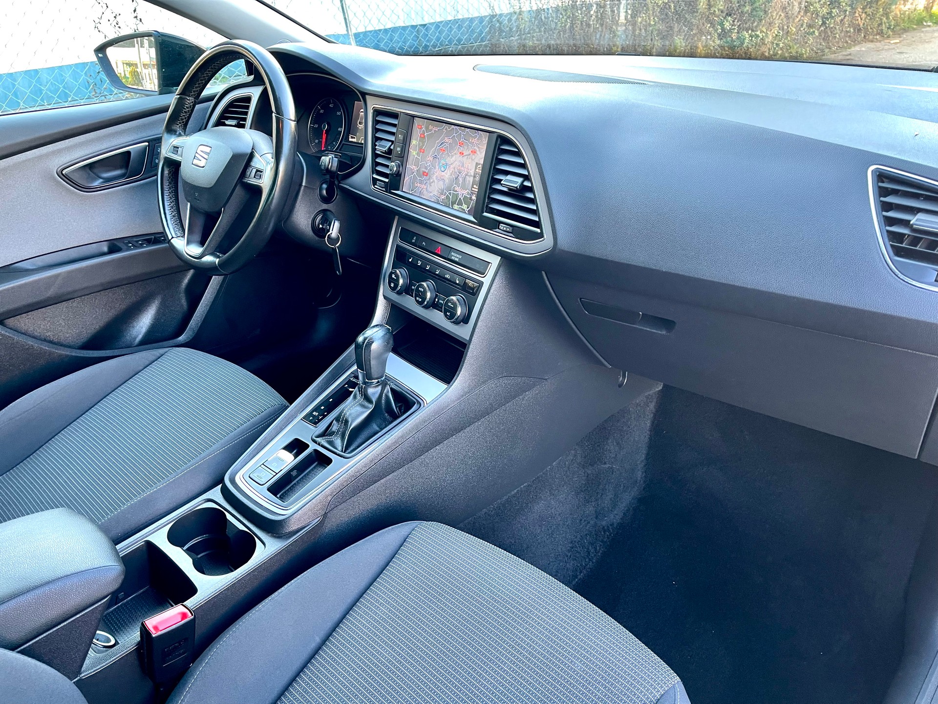 SEAT Leon ST 2.0 TDI CR FR Line 4Drive DSG-image-17