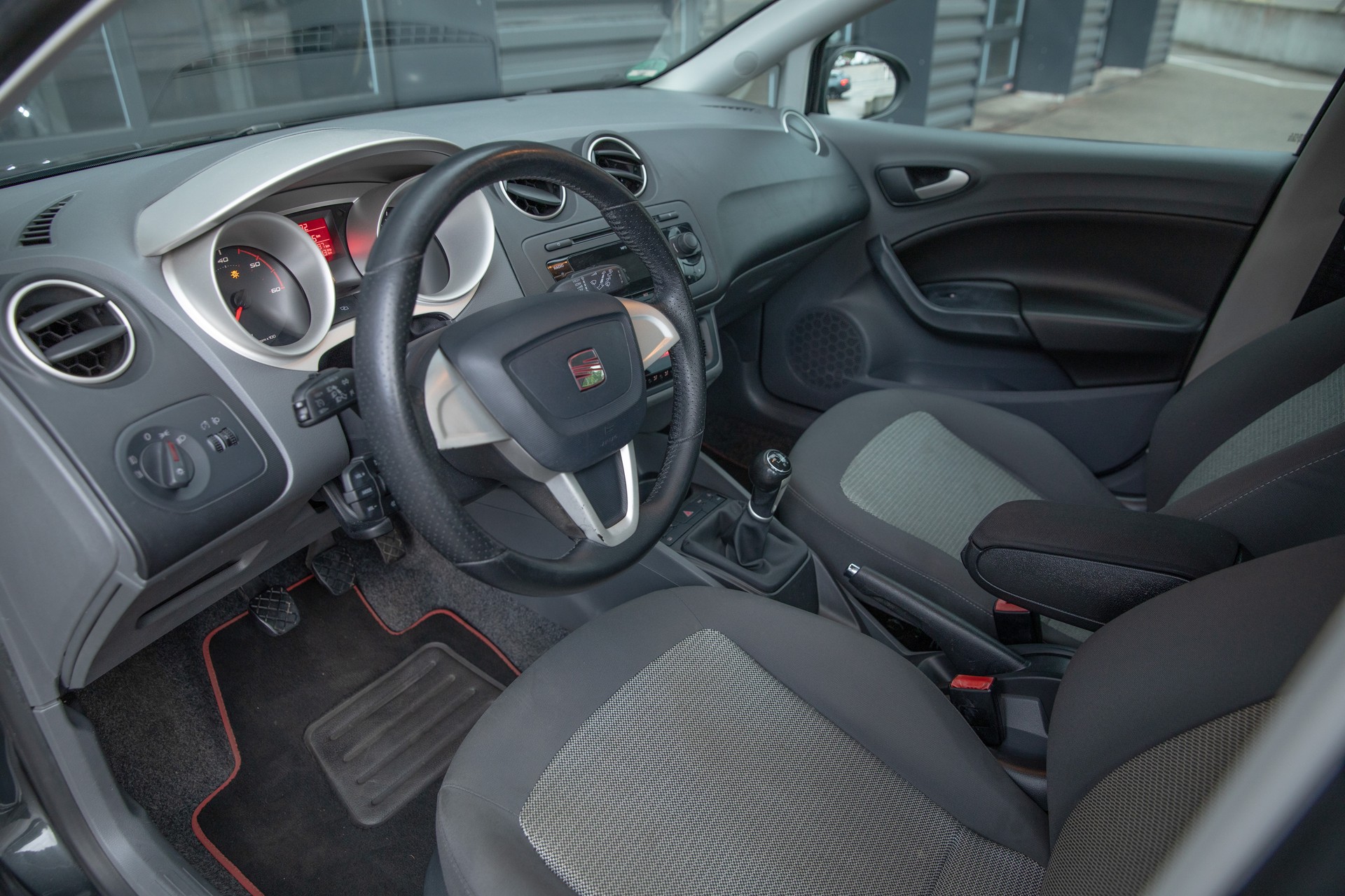 SEAT Ibiza 1.6 TDI Style-image-7