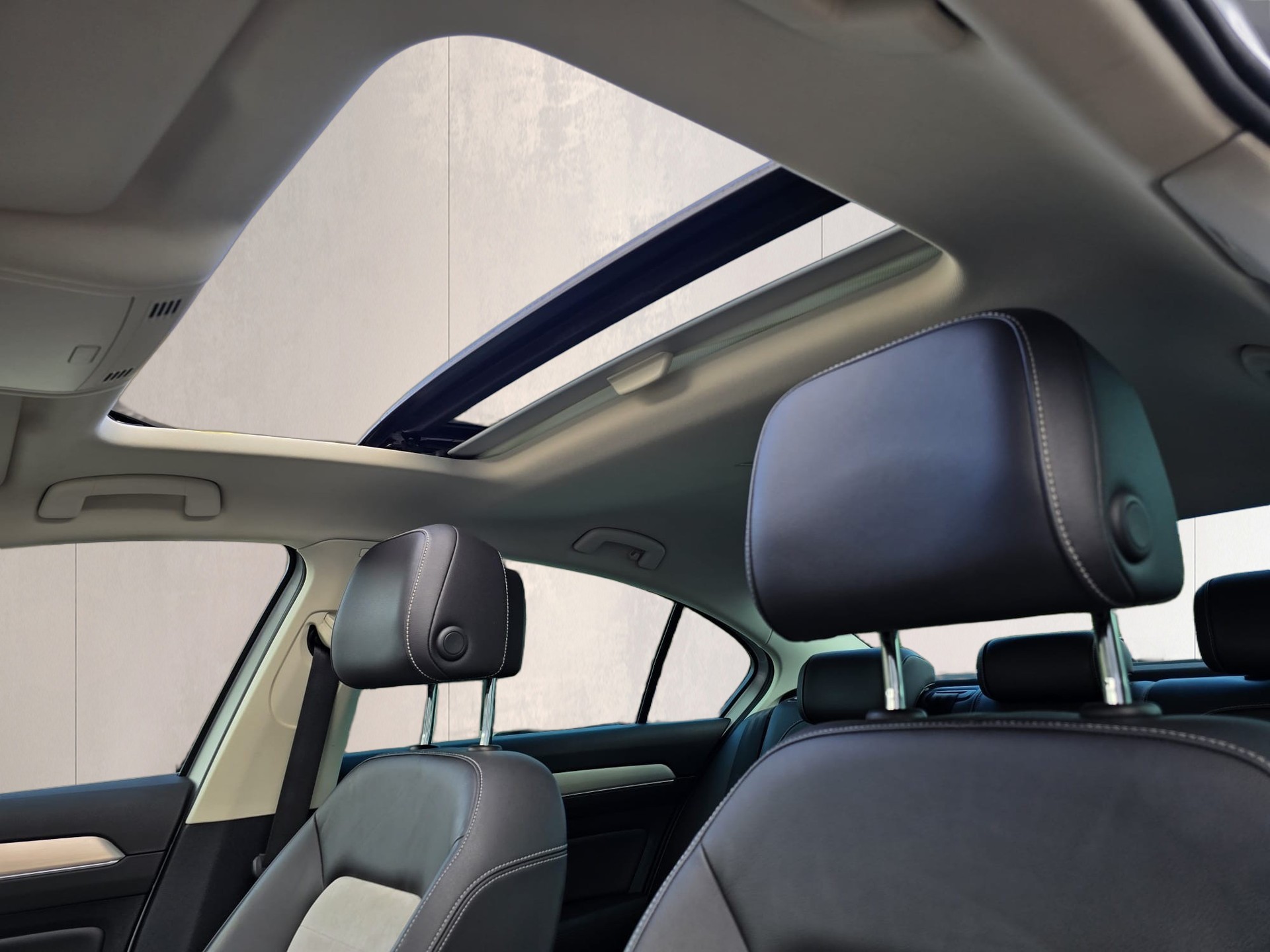 VW Passat 2.0 TSI BMT Highline 4Motion DSG-image-17