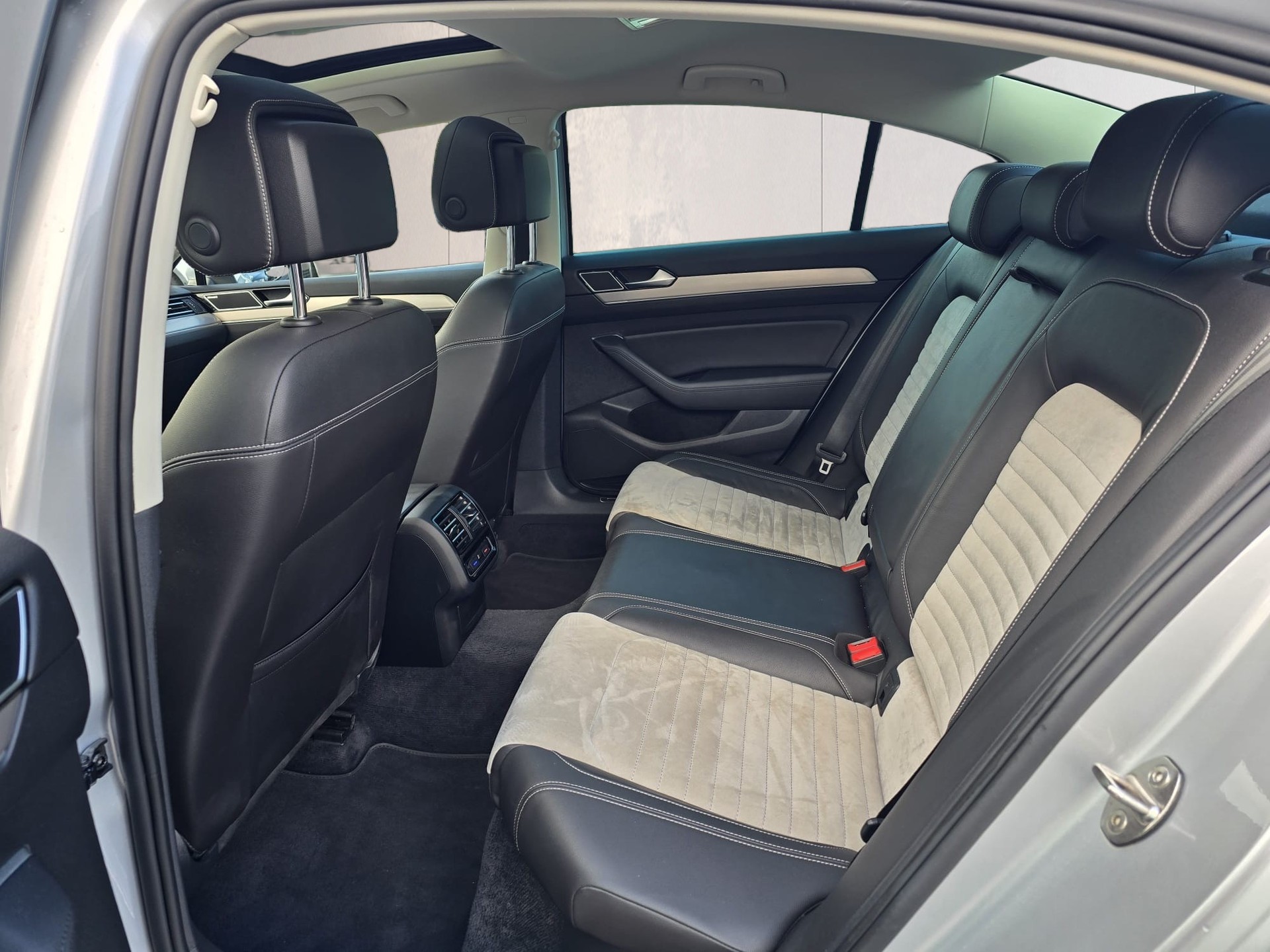 VW Passat 2.0 TSI BMT Highline 4Motion DSG-image-20