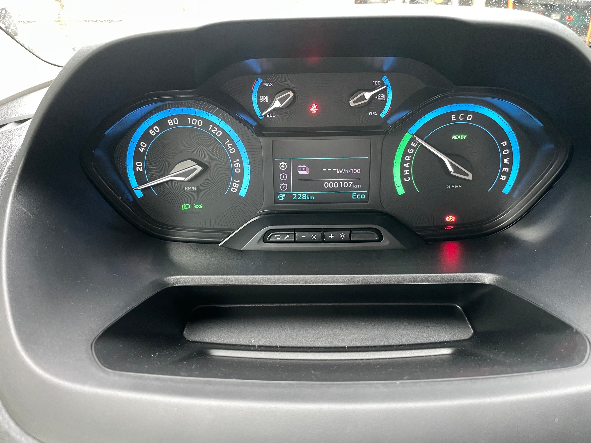 PEUGEOT e-Partner 50kWh Standard mit Rückfahrkamera-image-23