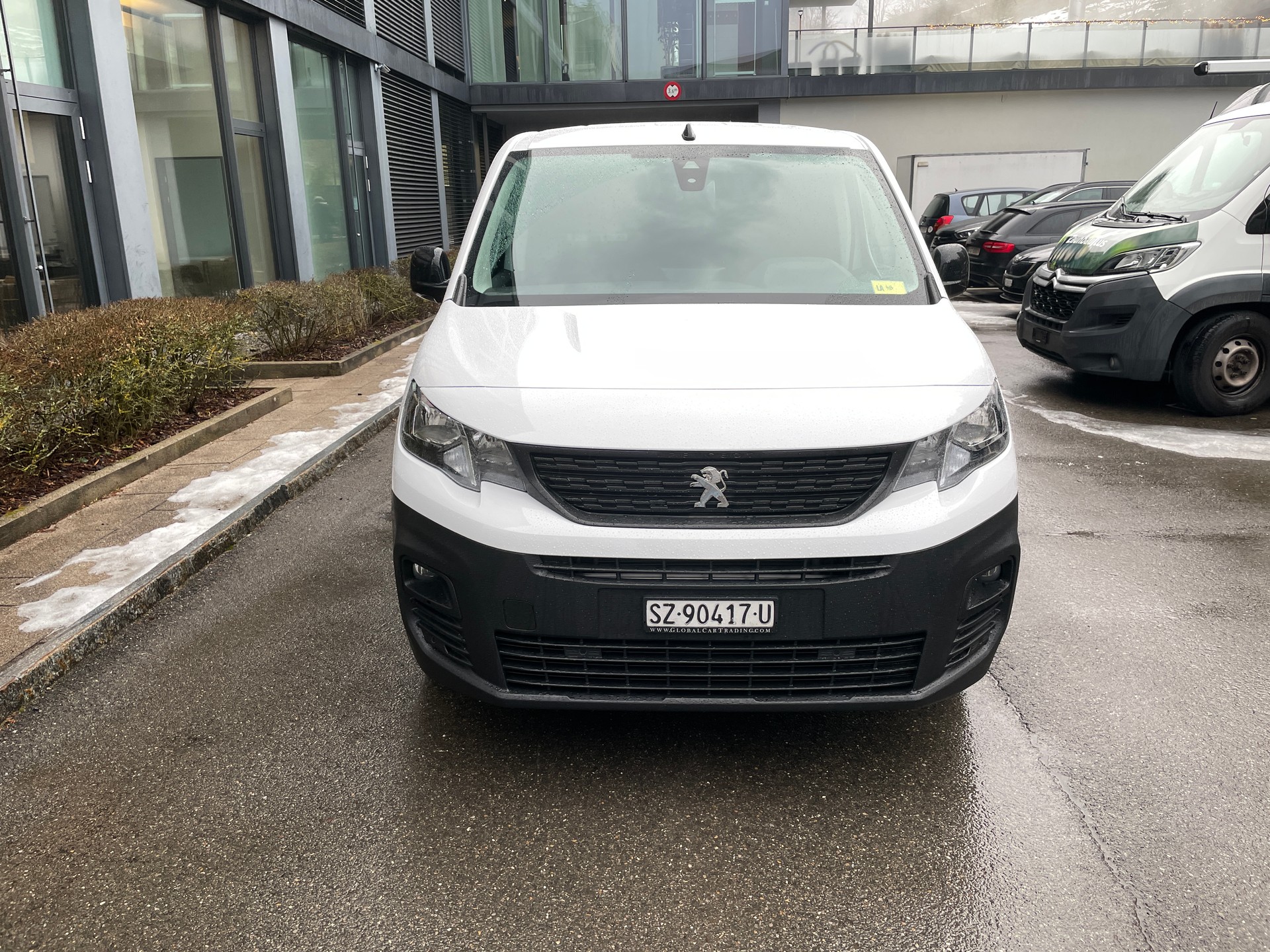 PEUGEOT e-Partner 50kWh Standard mit Rückfahrkamera-image-1