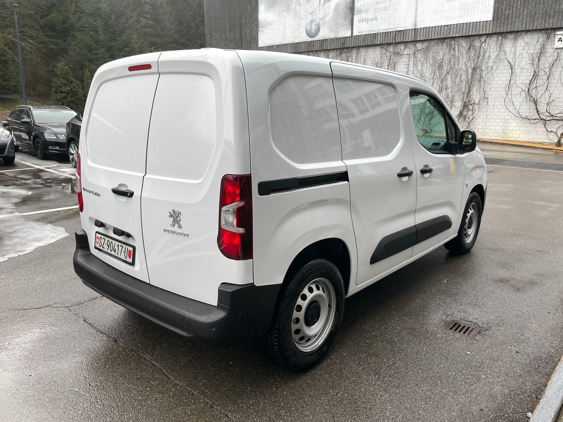 PEUGEOT e-Partner 50kWh Standard mit Rückfahrkamera-image-8