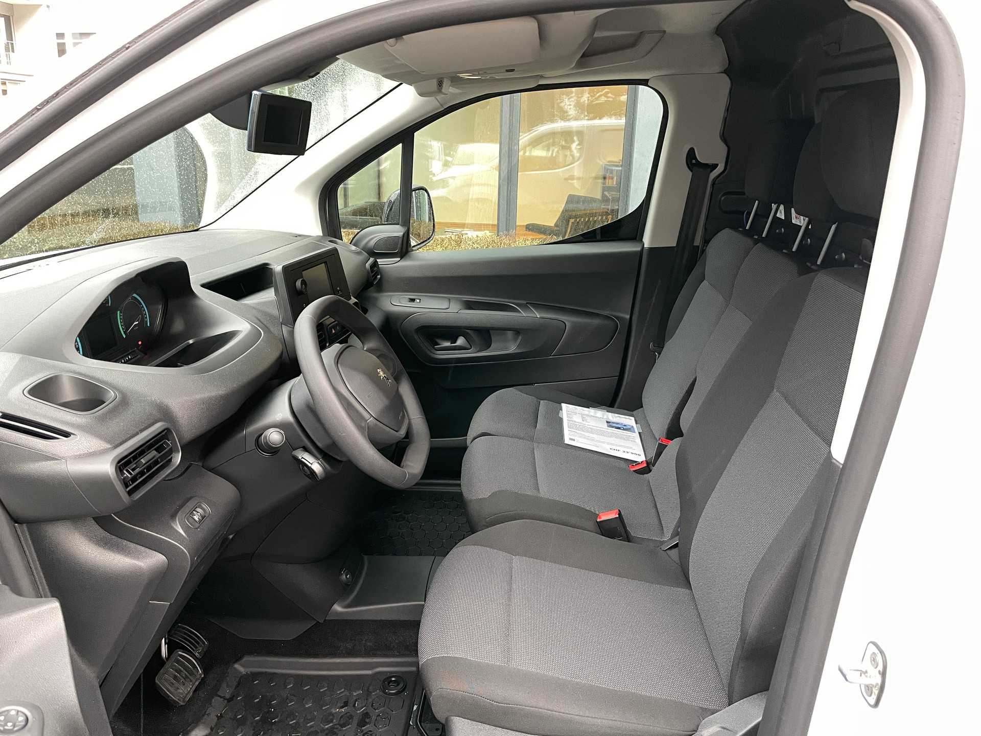 PEUGEOT e-Partner 50kWh Standard mit Rückfahrkamera-image-16