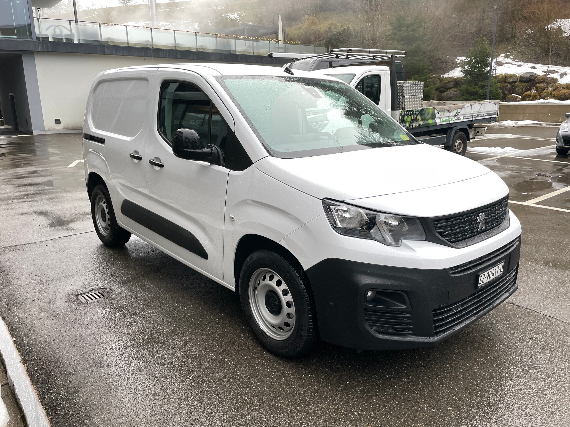 PEUGEOT e-Partner 50kWh Standard mit Rückfahrkamera-image-2