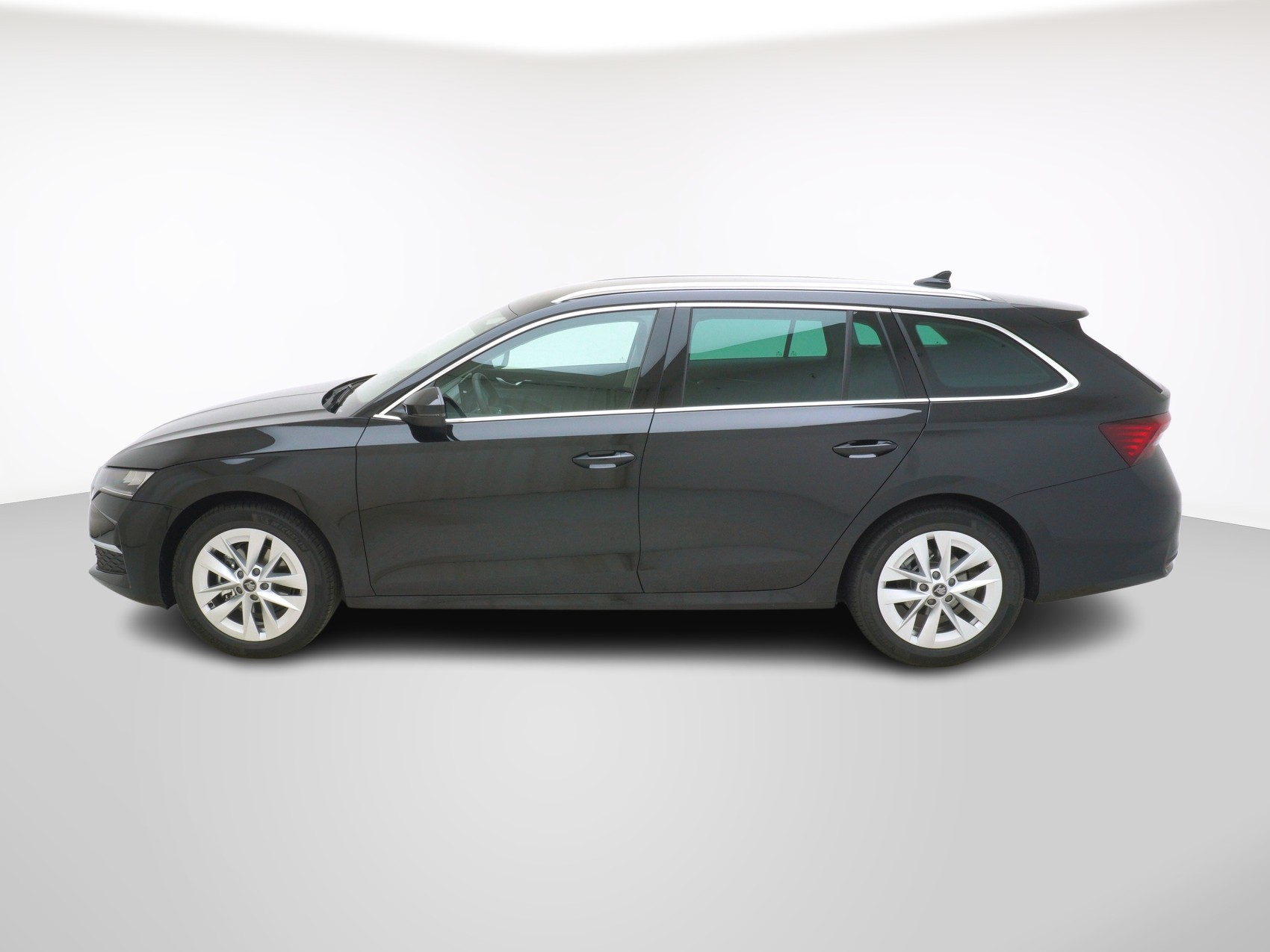SKODA Octavia 1.5 TSI mHEV Selection-Loft DSG-image-1