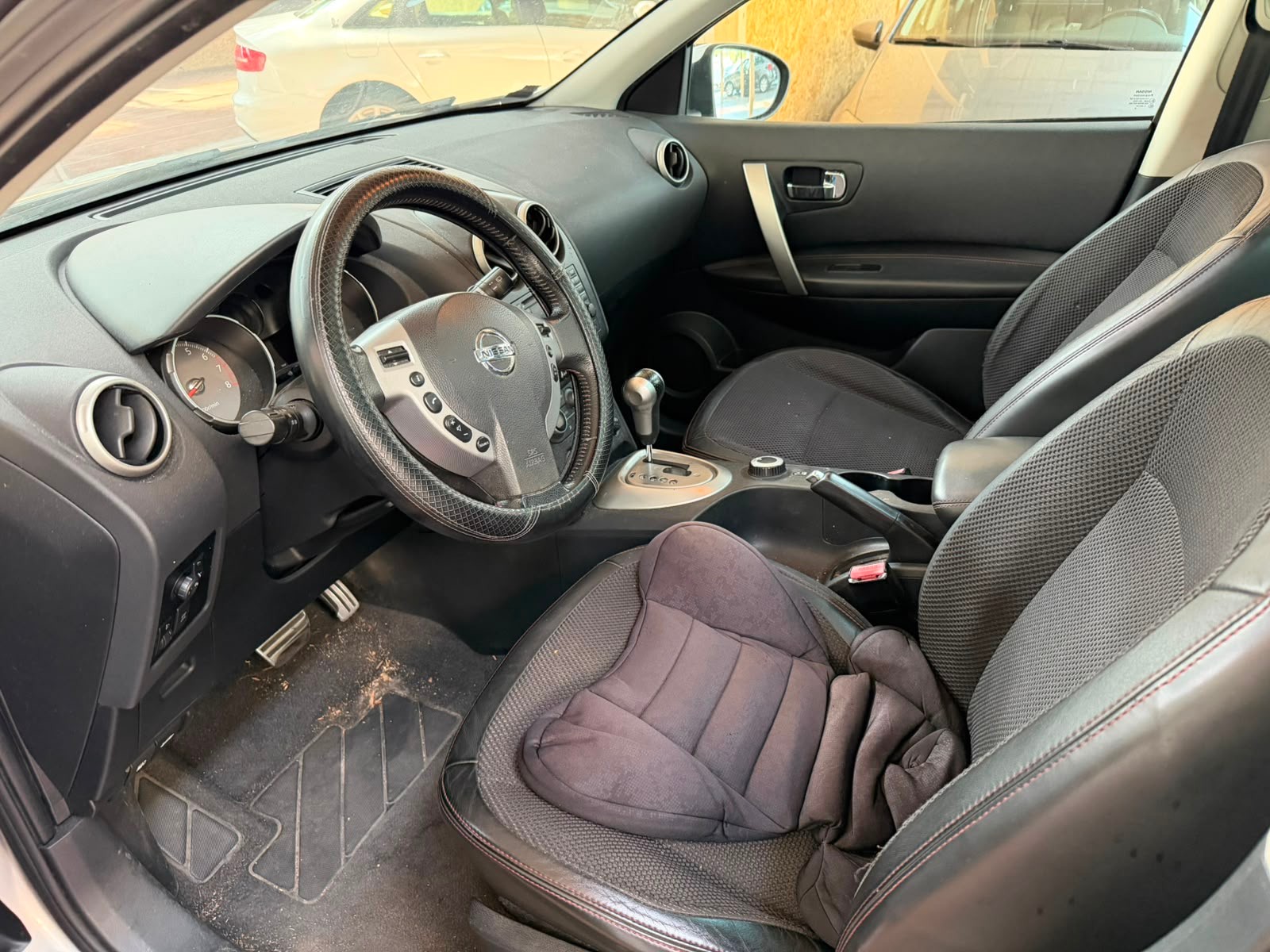NISSAN Qashqai 2.0 4WD Lounge XTronic CVT-image-8