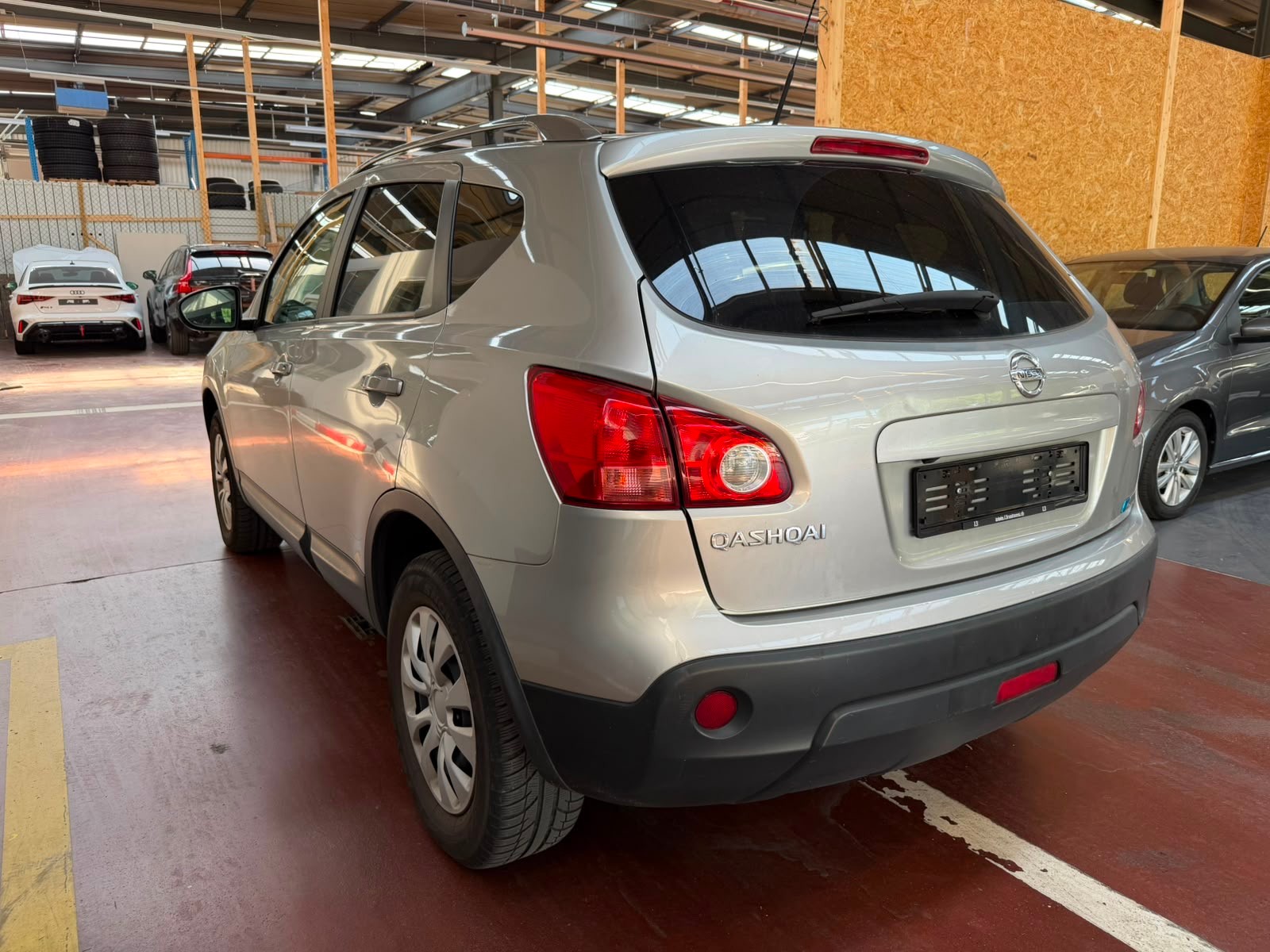 NISSAN Qashqai 2.0 4WD Lounge XTronic CVT-image-4