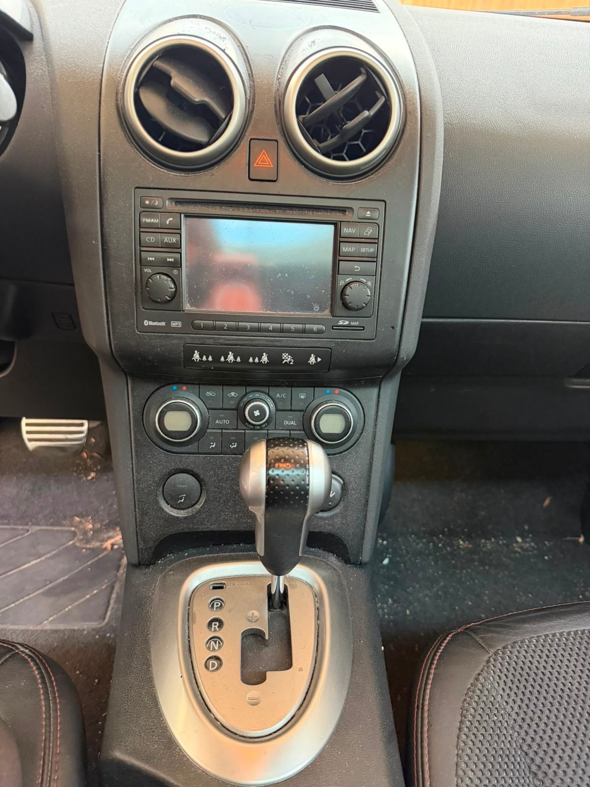 NISSAN Qashqai 2.0 4WD Lounge XTronic CVT-image-9