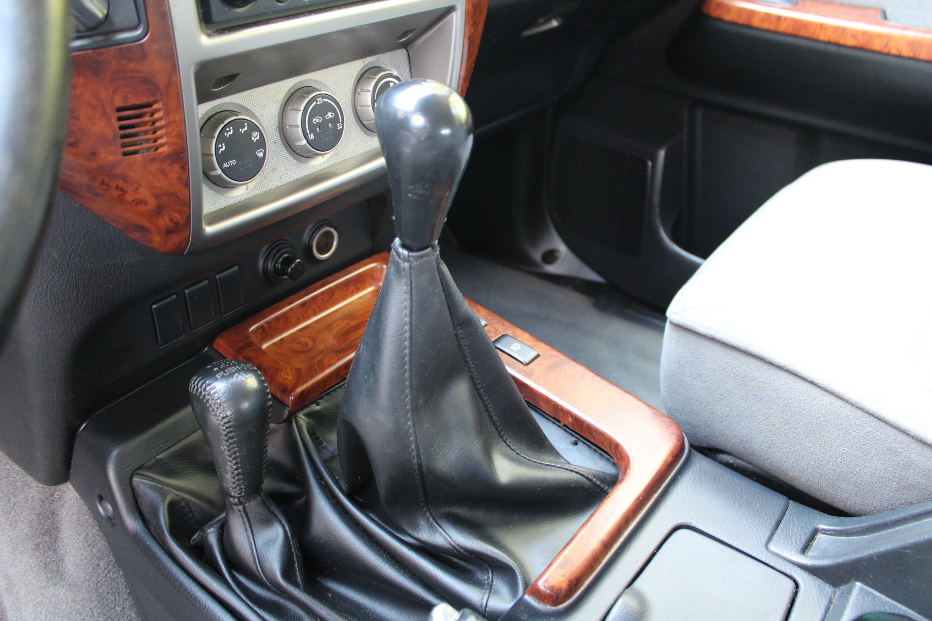 NISSAN Patrol 3.0 Di LE Wagon-image-12