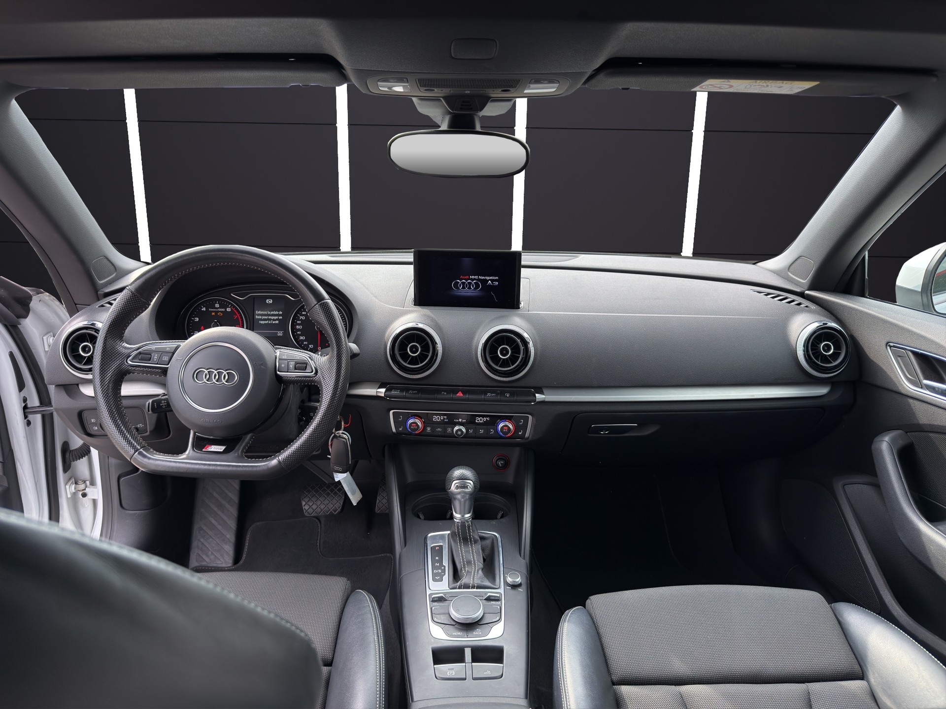 AUDI A3 Cabriolet 1.4 TFSI Ambition S-tronic-image-12