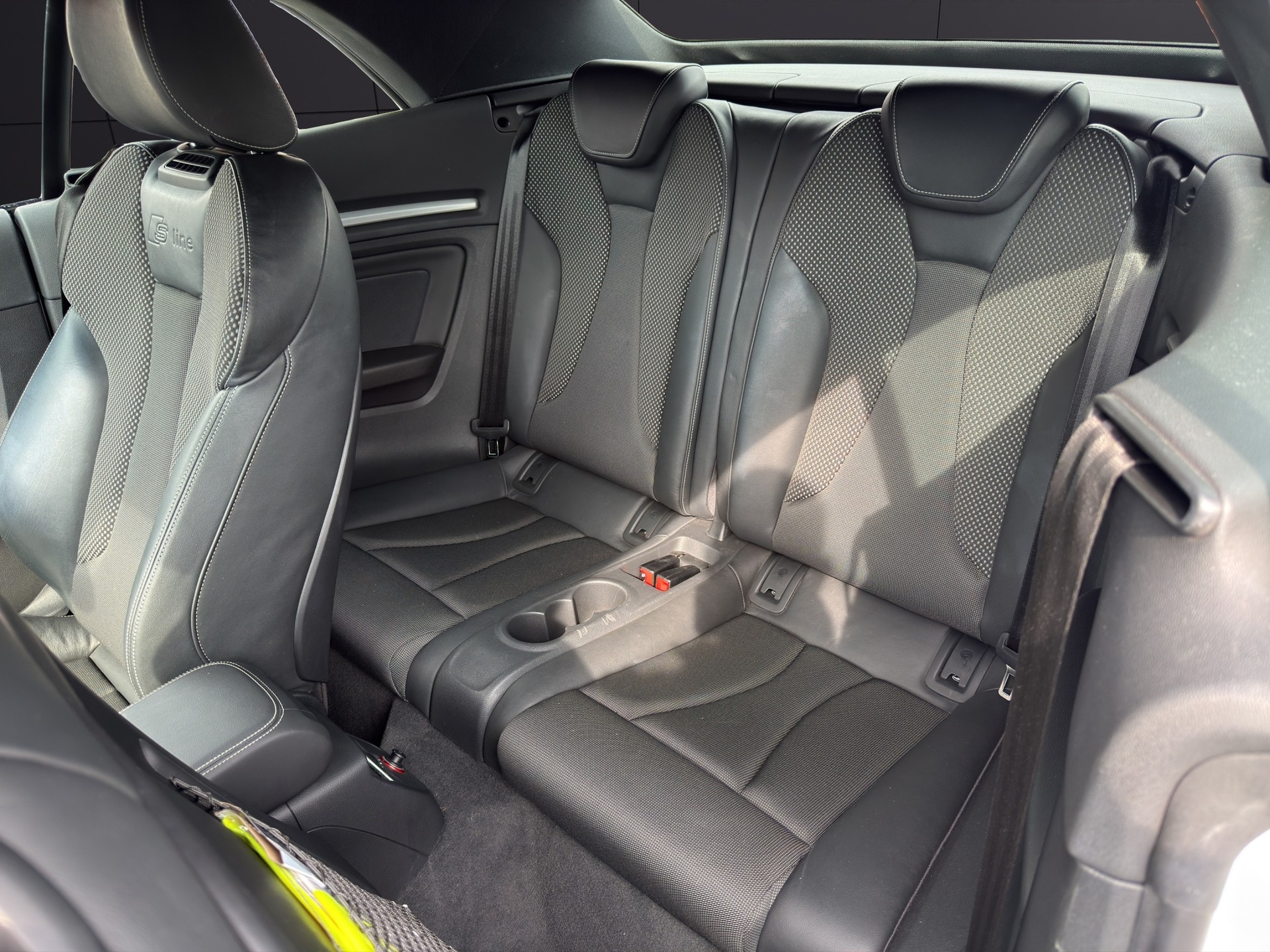 AUDI A3 Cabriolet 1.4 TFSI Ambition S-tronic-image-19