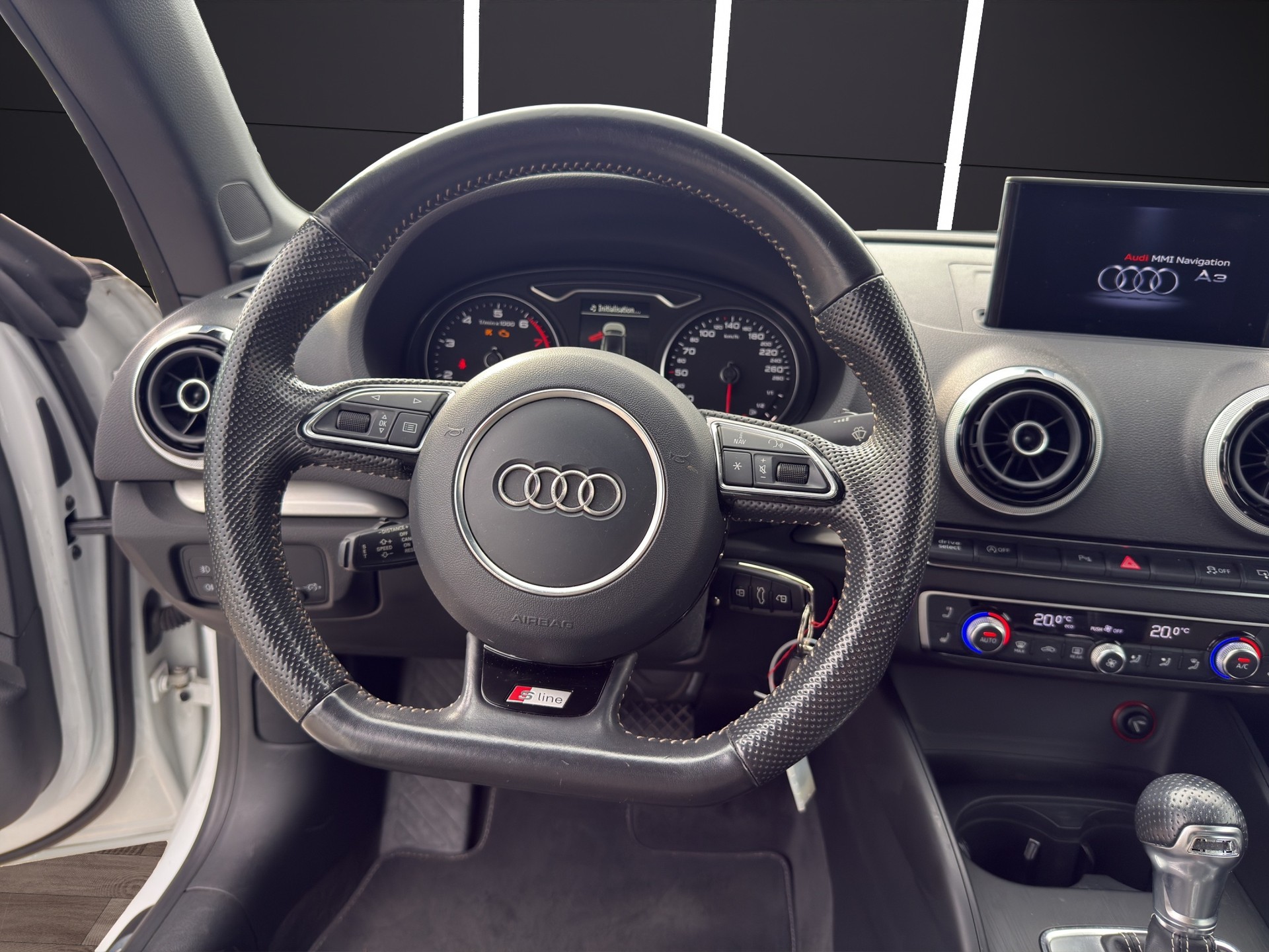 AUDI A3 Cabriolet 1.4 TFSI Ambition S-tronic-image-13