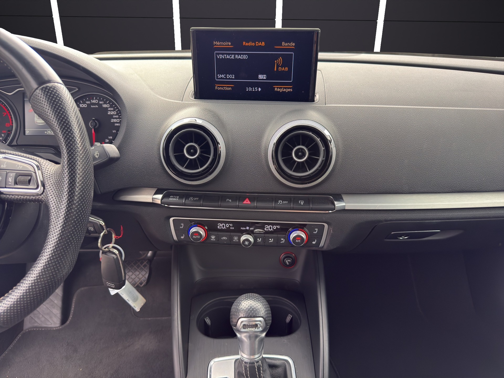 AUDI A3 Cabriolet 1.4 TFSI Ambition S-tronic-image-14