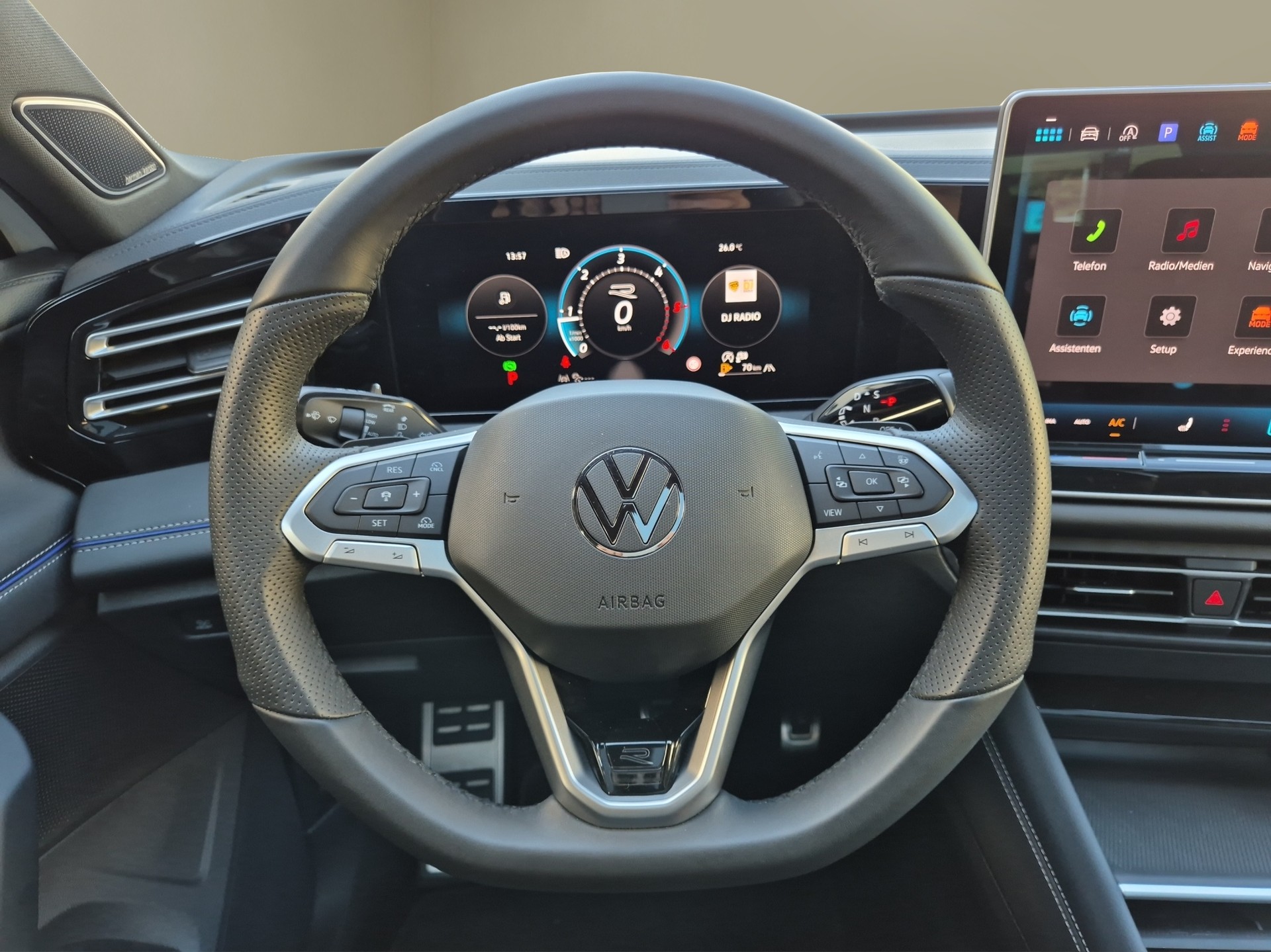 VW Tiguan 2.0 TSI DSG R-Line 4Motion-image-11