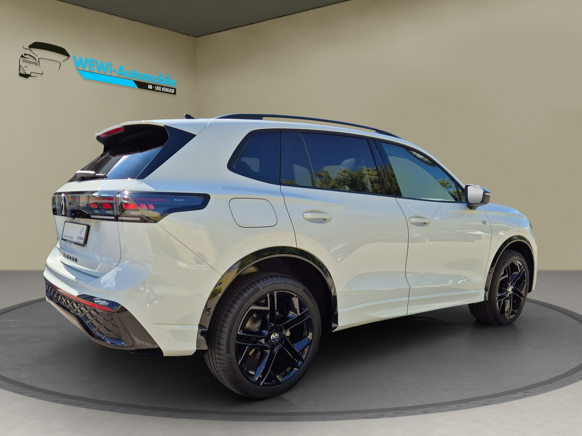VW Tiguan 2.0 TSI DSG R-Line 4Motion-image-4