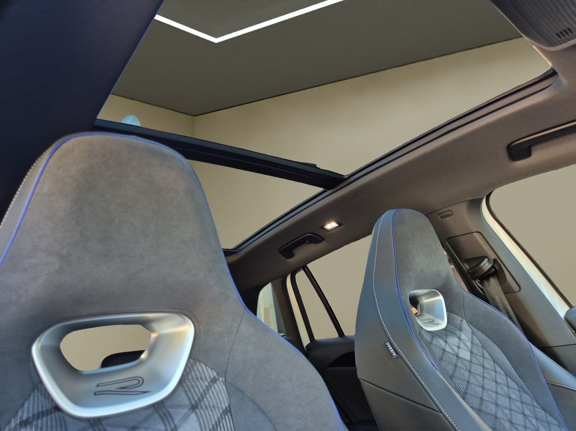 VW Tiguan 2.0 TSI DSG R-Line 4Motion-image-22