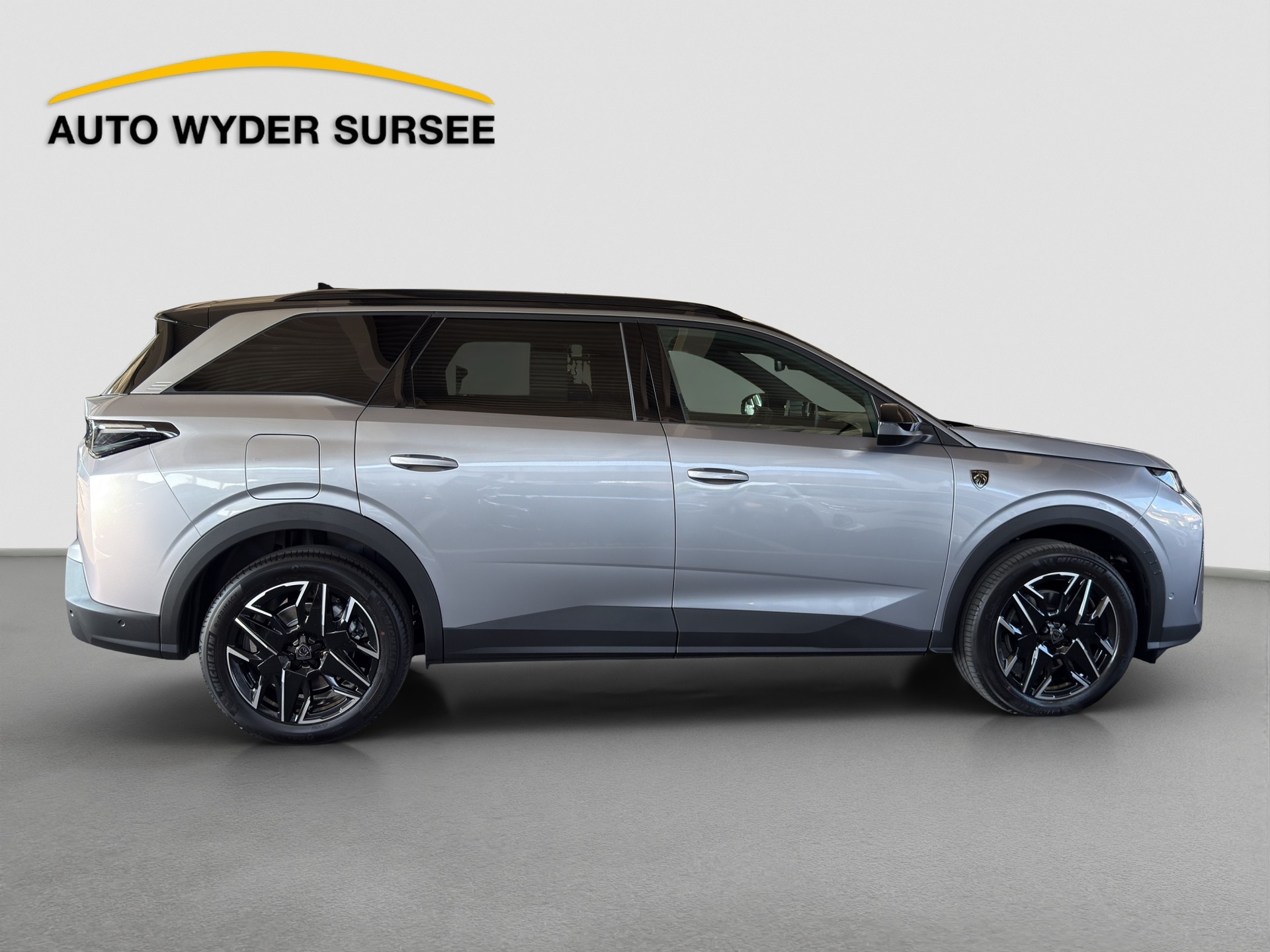 PEUGEOT 5008 1.2 Hybrid GT-image-6