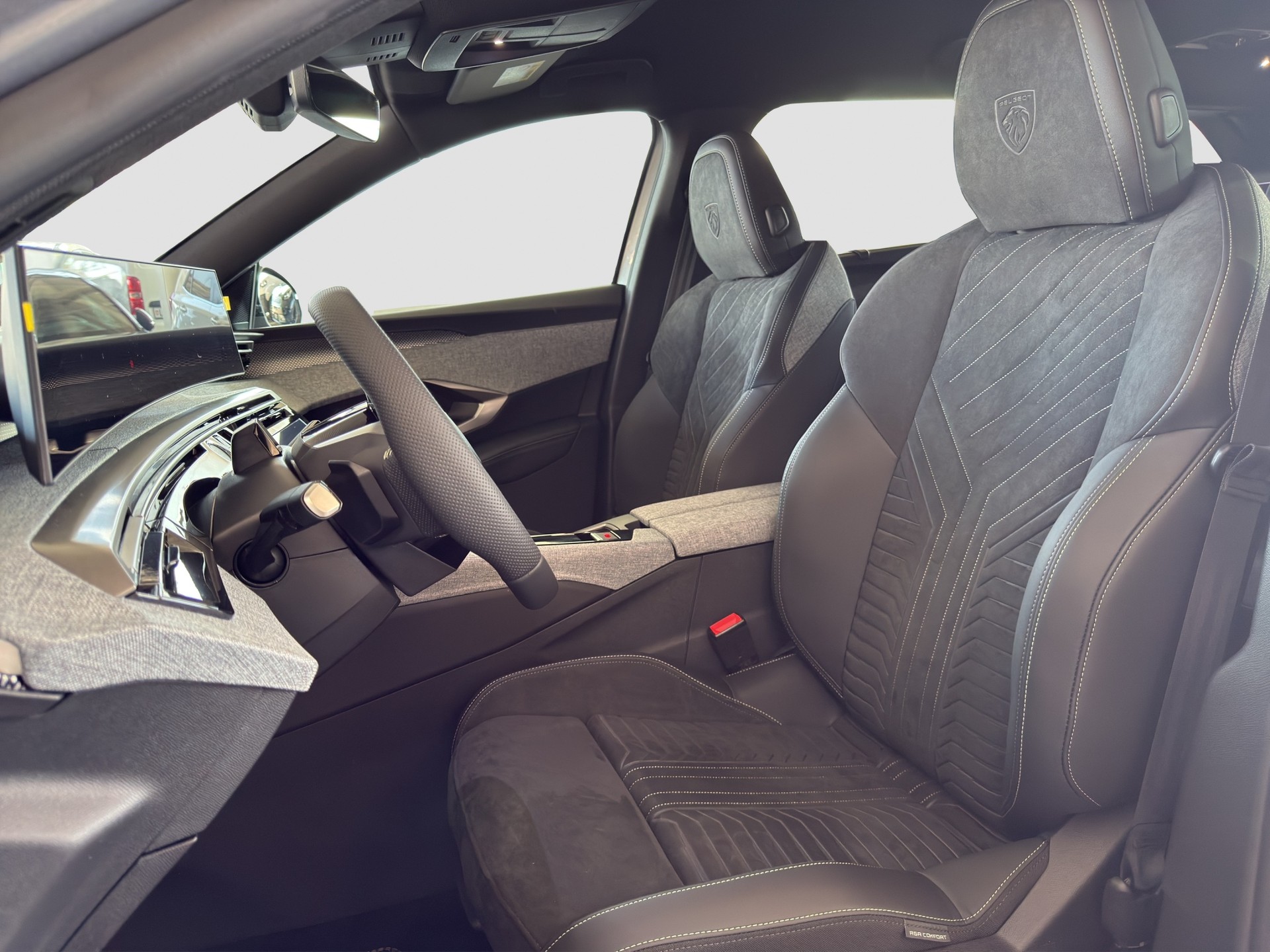 PEUGEOT 5008 1.2 Hybrid GT-image-8