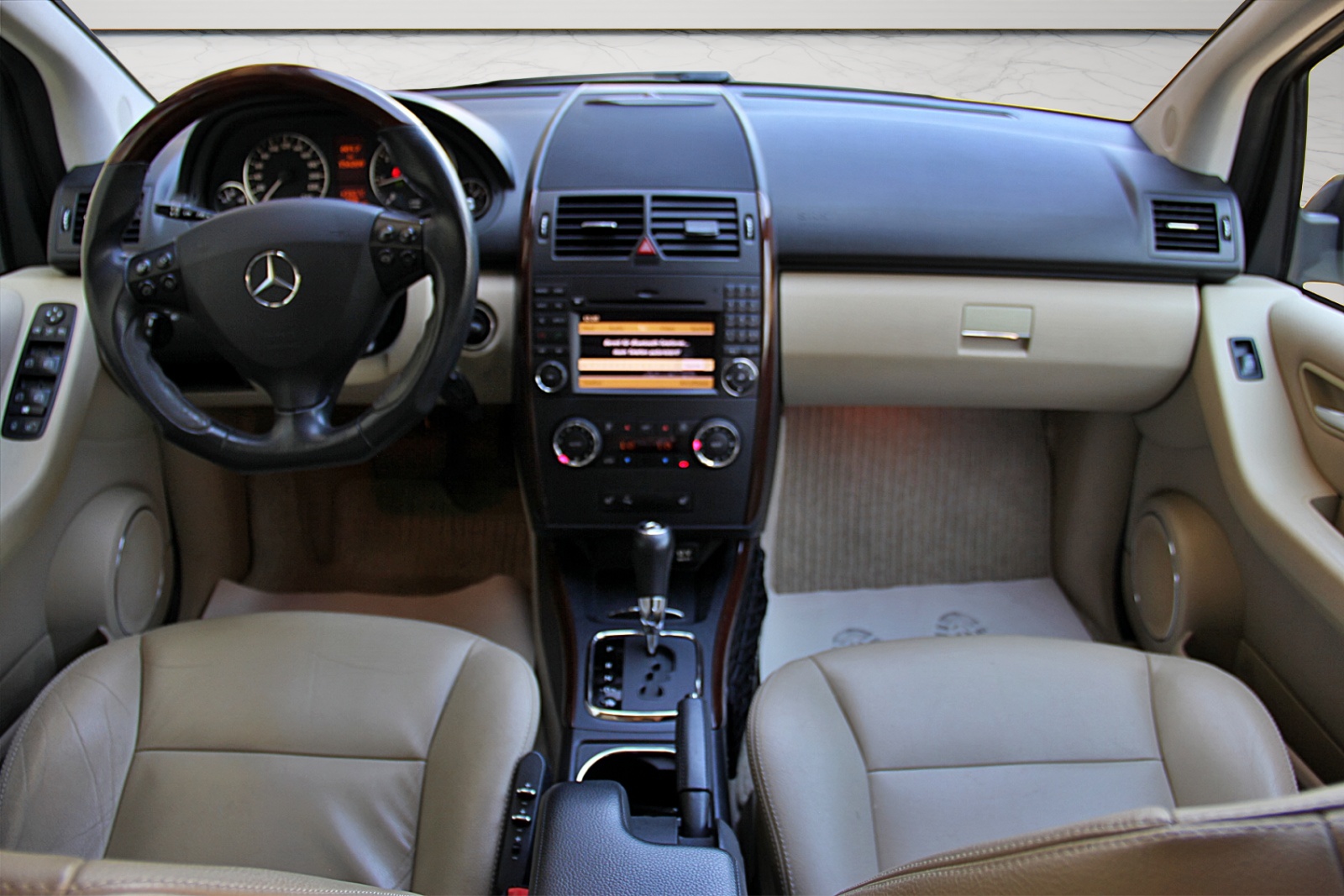 MERCEDES-BENZ A 200 Elégance Autotronic-image-10