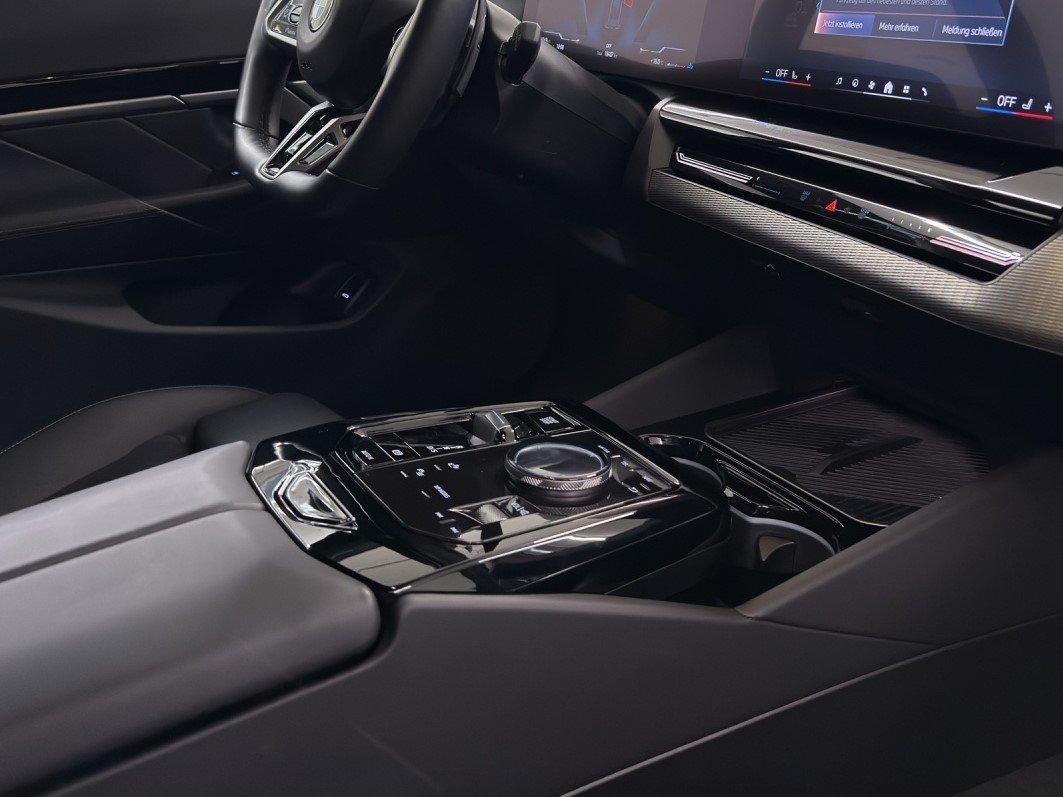 BMW 520d xDrive Touring M Sport-image-21