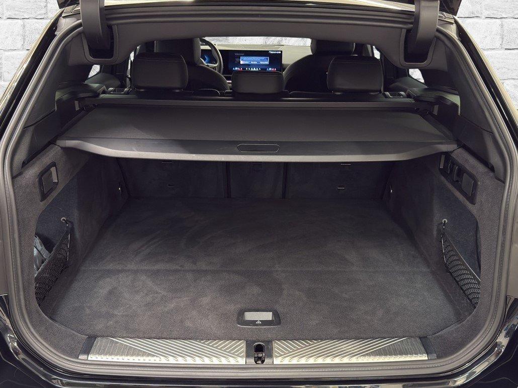 BMW 520d xDrive Touring M Sport-image-22