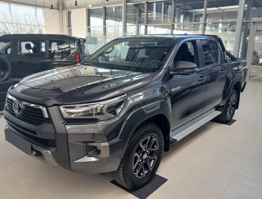 TOYOTA Hilux 2.8d Invincible Double Cab 4x4-image-0
