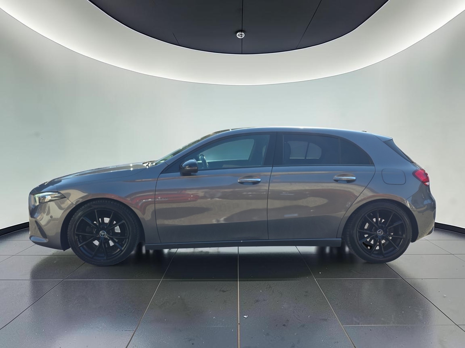 MERCEDES-BENZ A 180 Progressive 7G-DCT-image-7