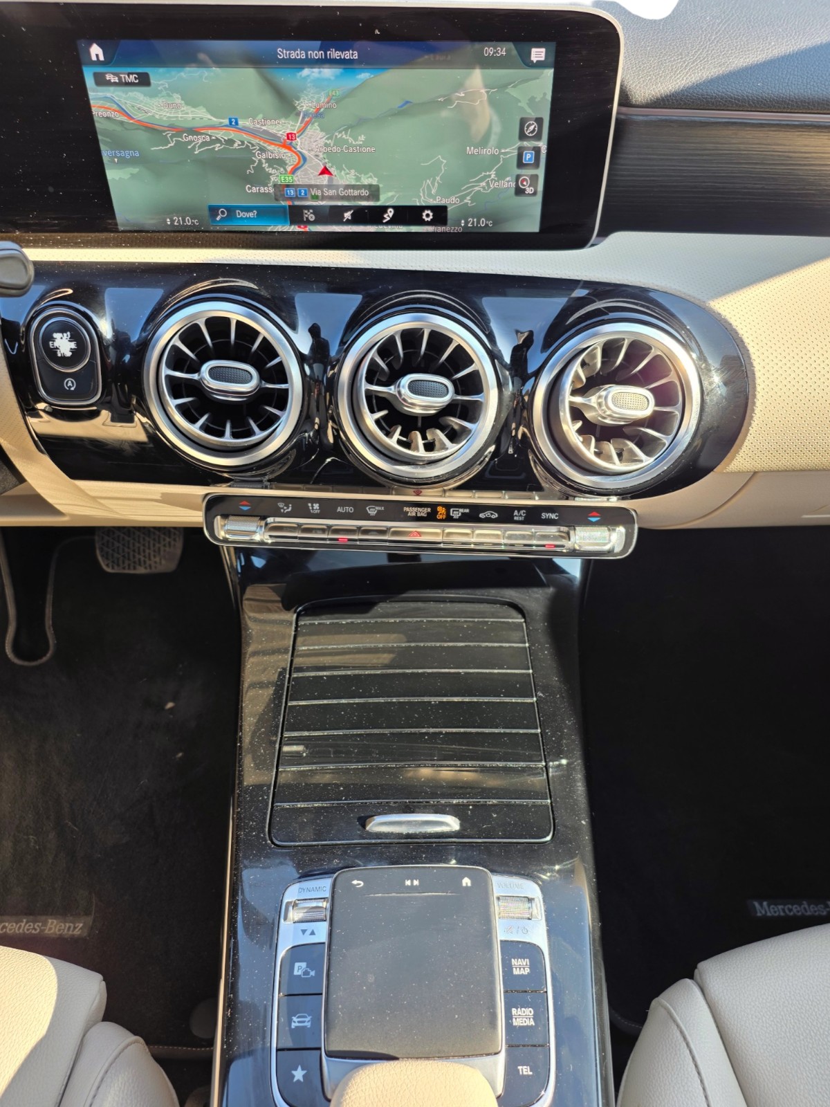 MERCEDES-BENZ A 180 Progressive 7G-DCT-image-9
