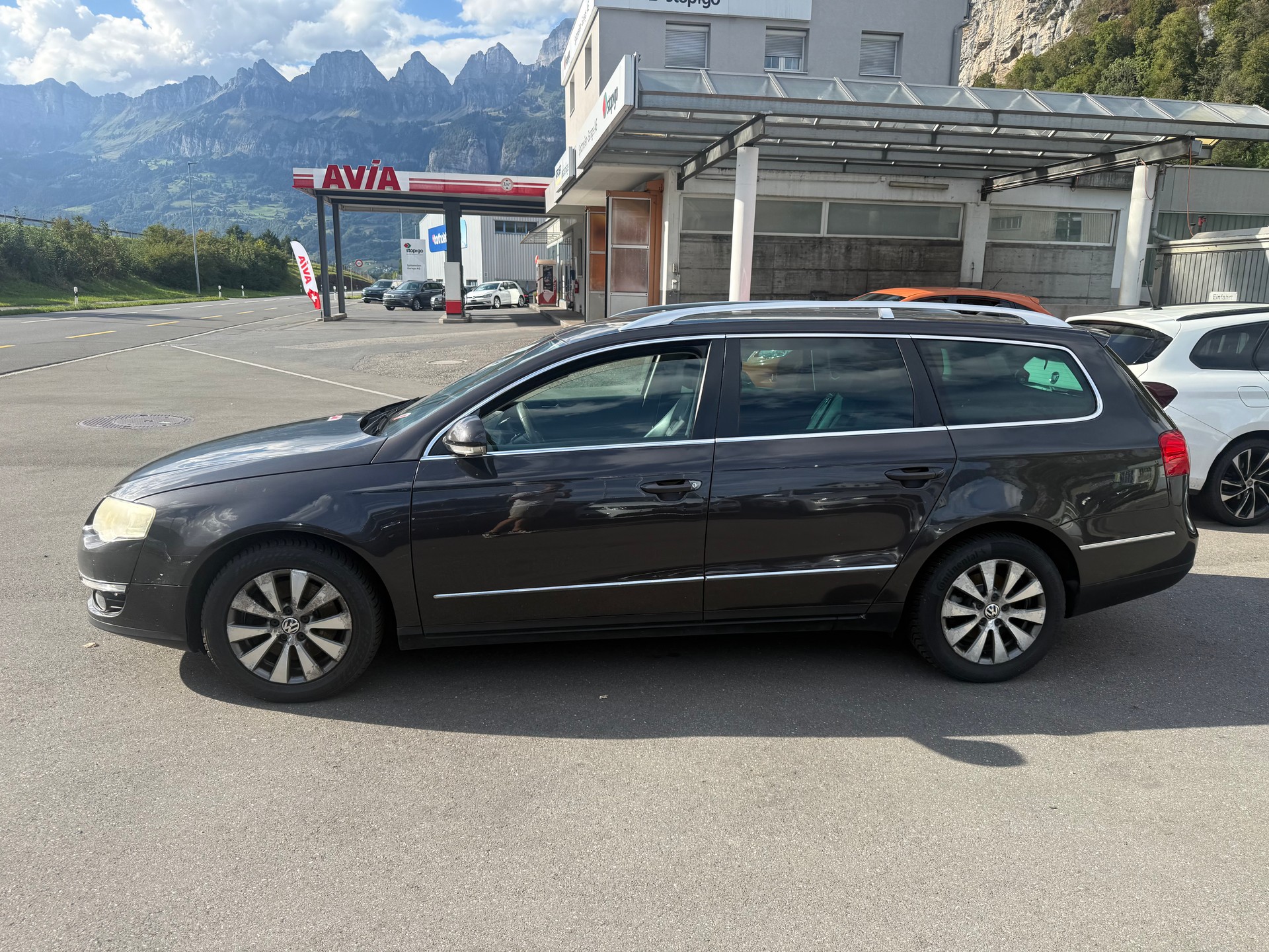 VW Passat Variant 2.0 TDI Highline 4Motion-image-4