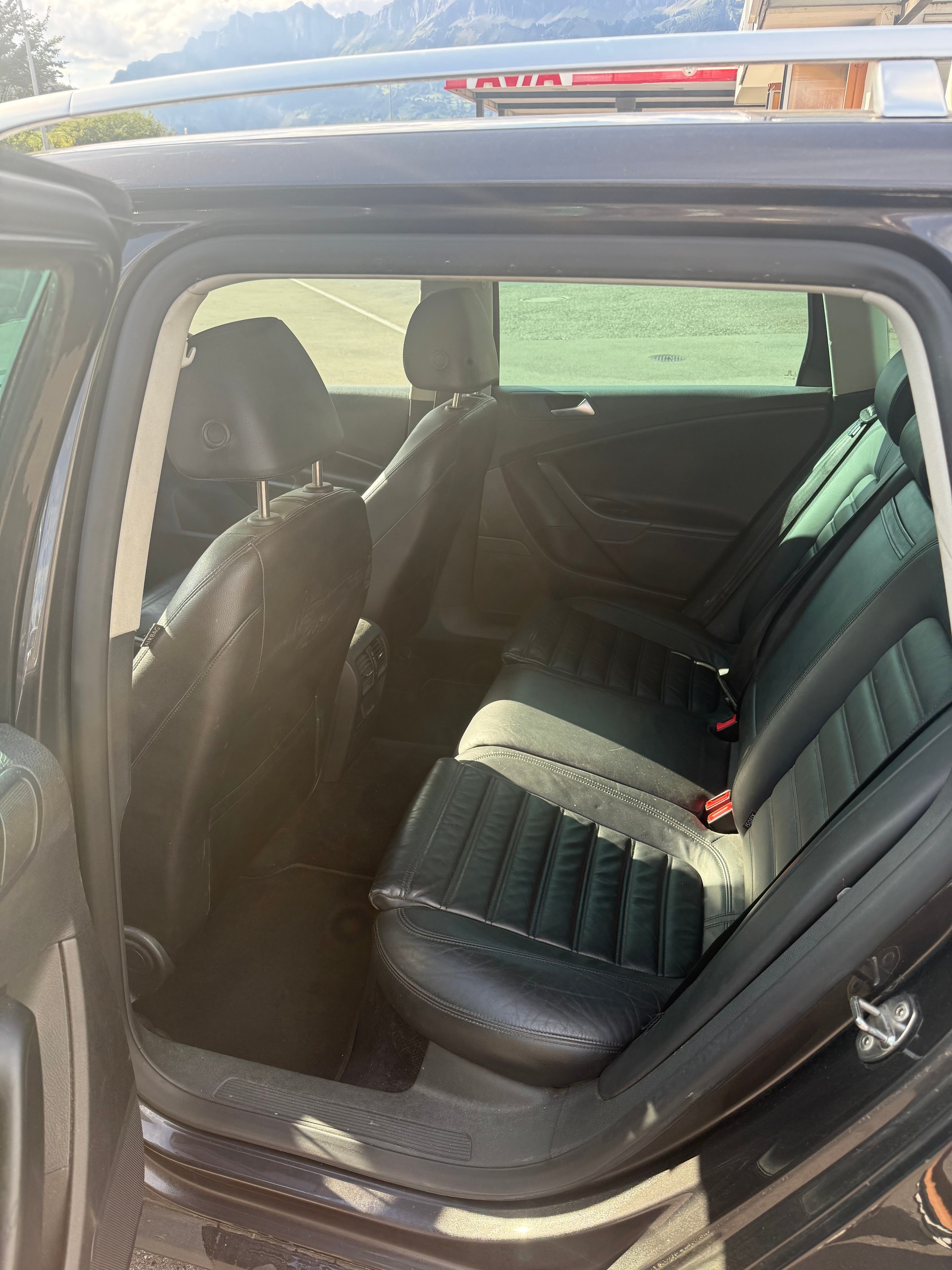 VW Passat Variant 2.0 TDI Highline 4Motion-image-8