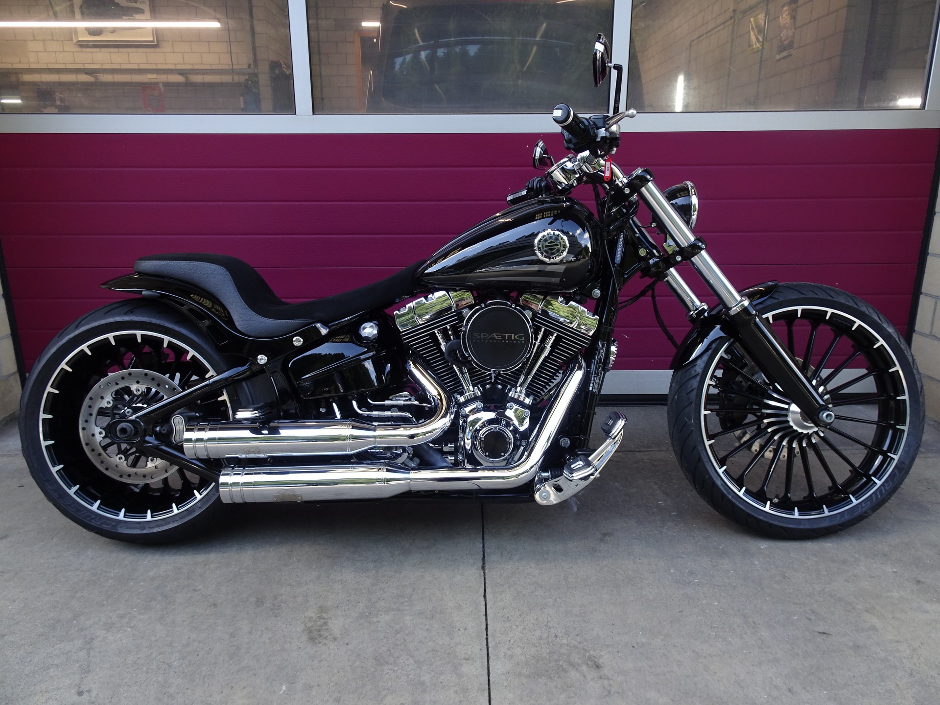 HARLEY-DAVIDSON FXSB Breakout 103 ABS
