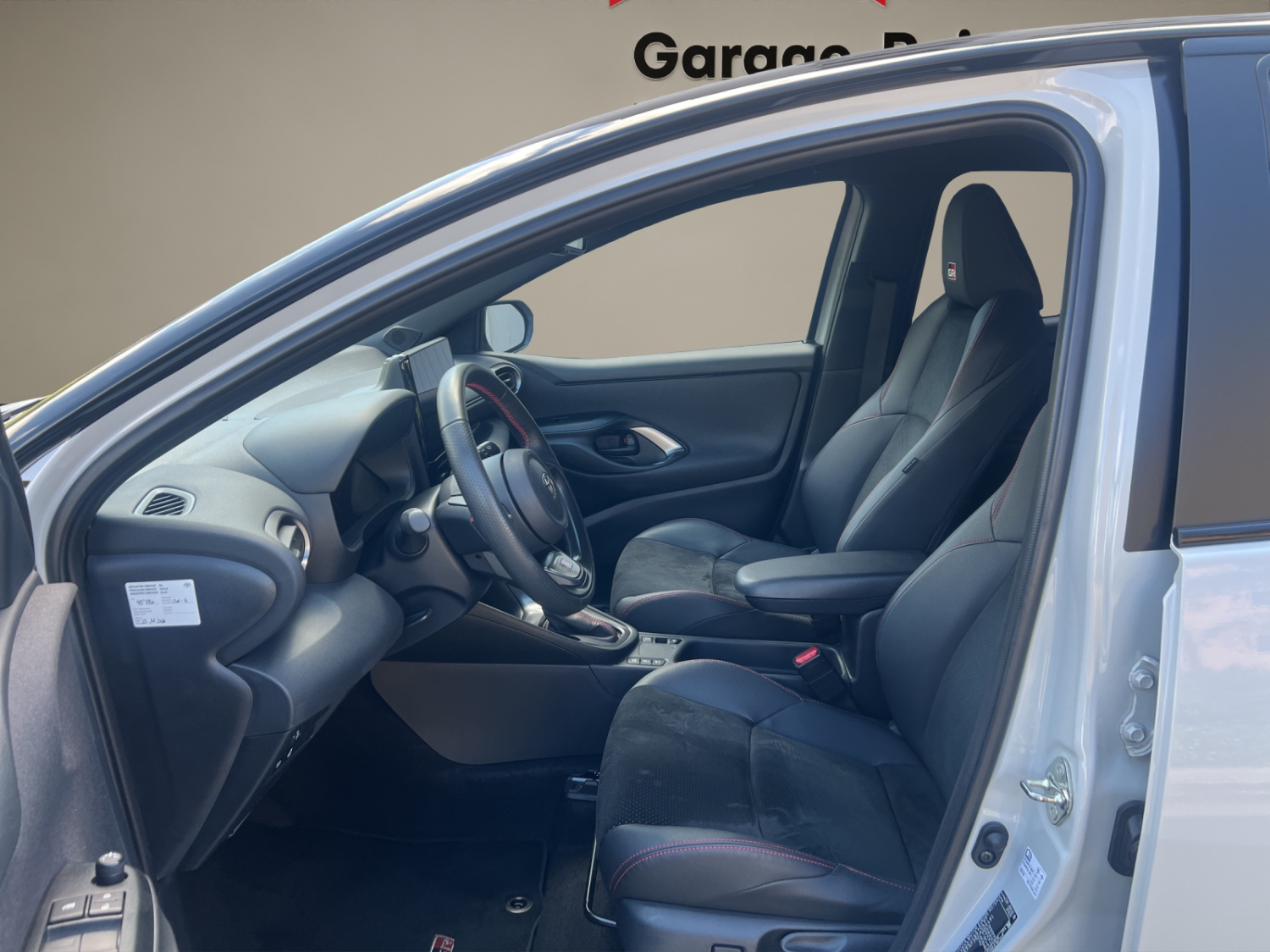 TOYOTA Yaris 1.5 VVT-i HSD GR Sport-image-8